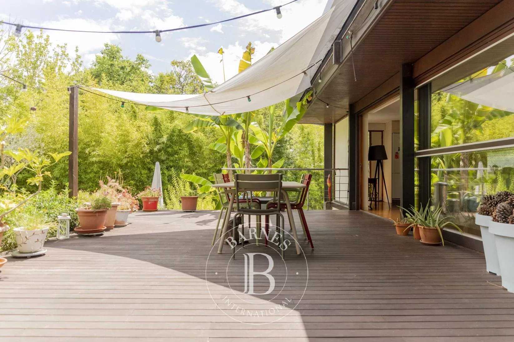 Talence  - Maison 10 Pi&egrave;ces 5 Chambres