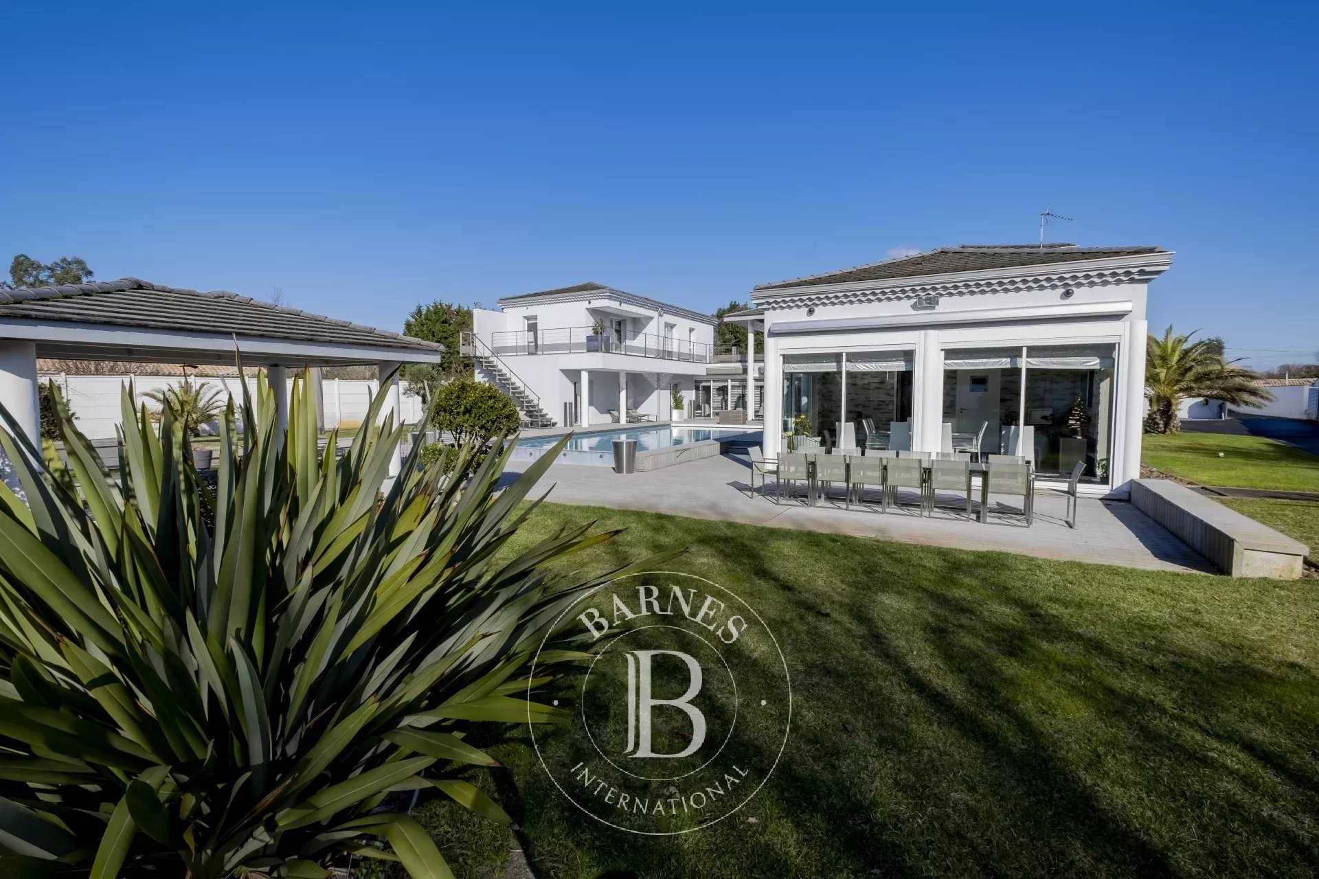 House Pessac  -  ref 2701999 (picture 2)