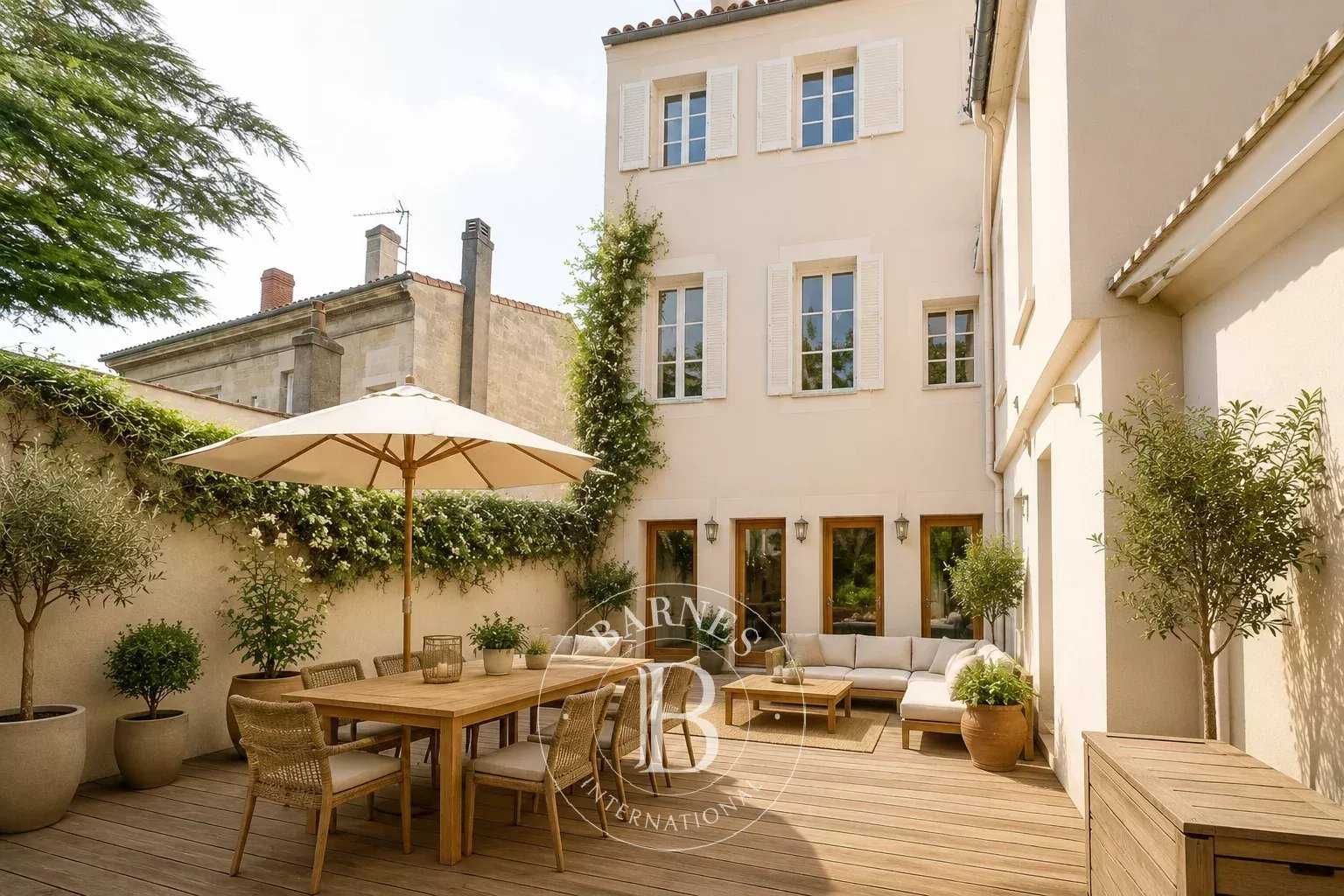 Bordeaux  - Maison 9 Pi&egrave;ces 6 Chambres