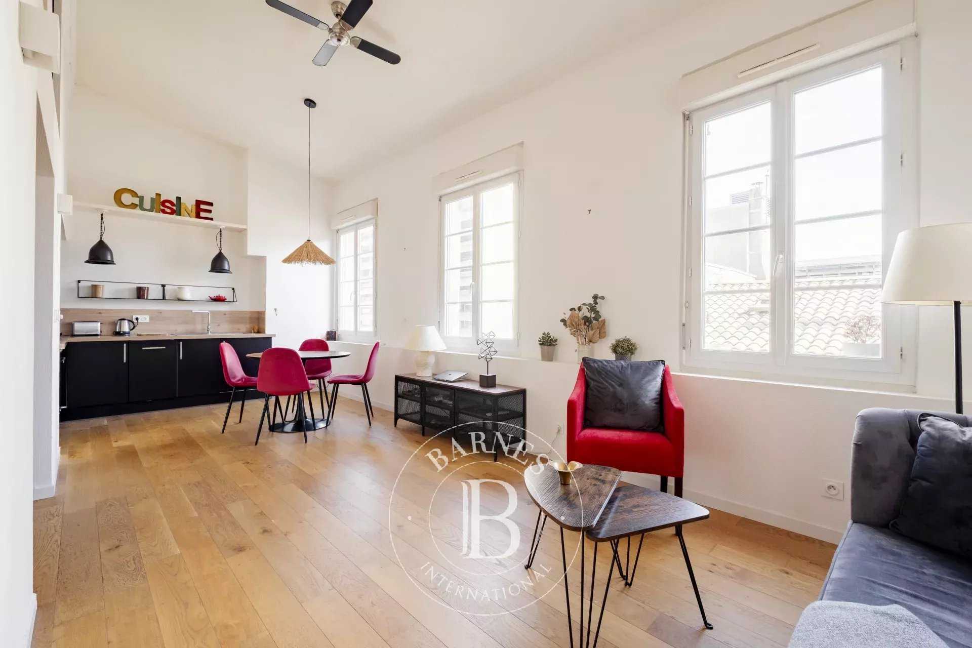 Appartement Bordeaux  -  ref 85828439 (picture 1)