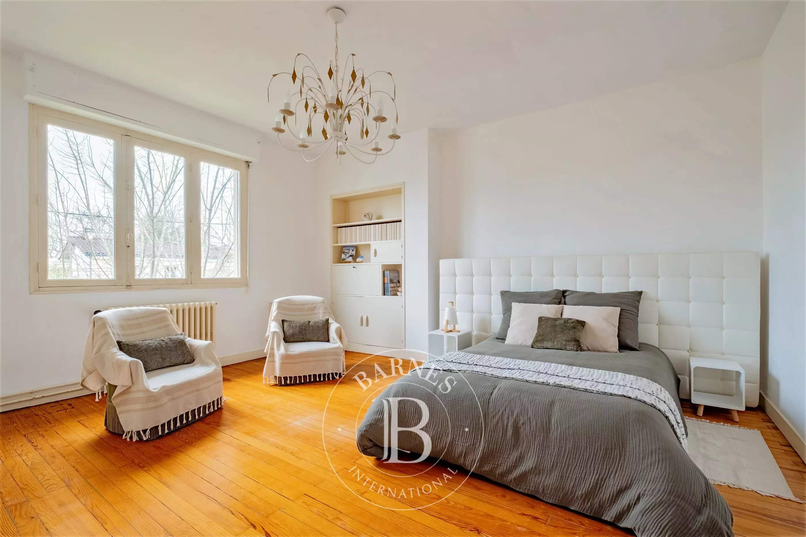 Bordeaux  - Maison 7 Pi&egrave;ces 4 Chambres - picture 13