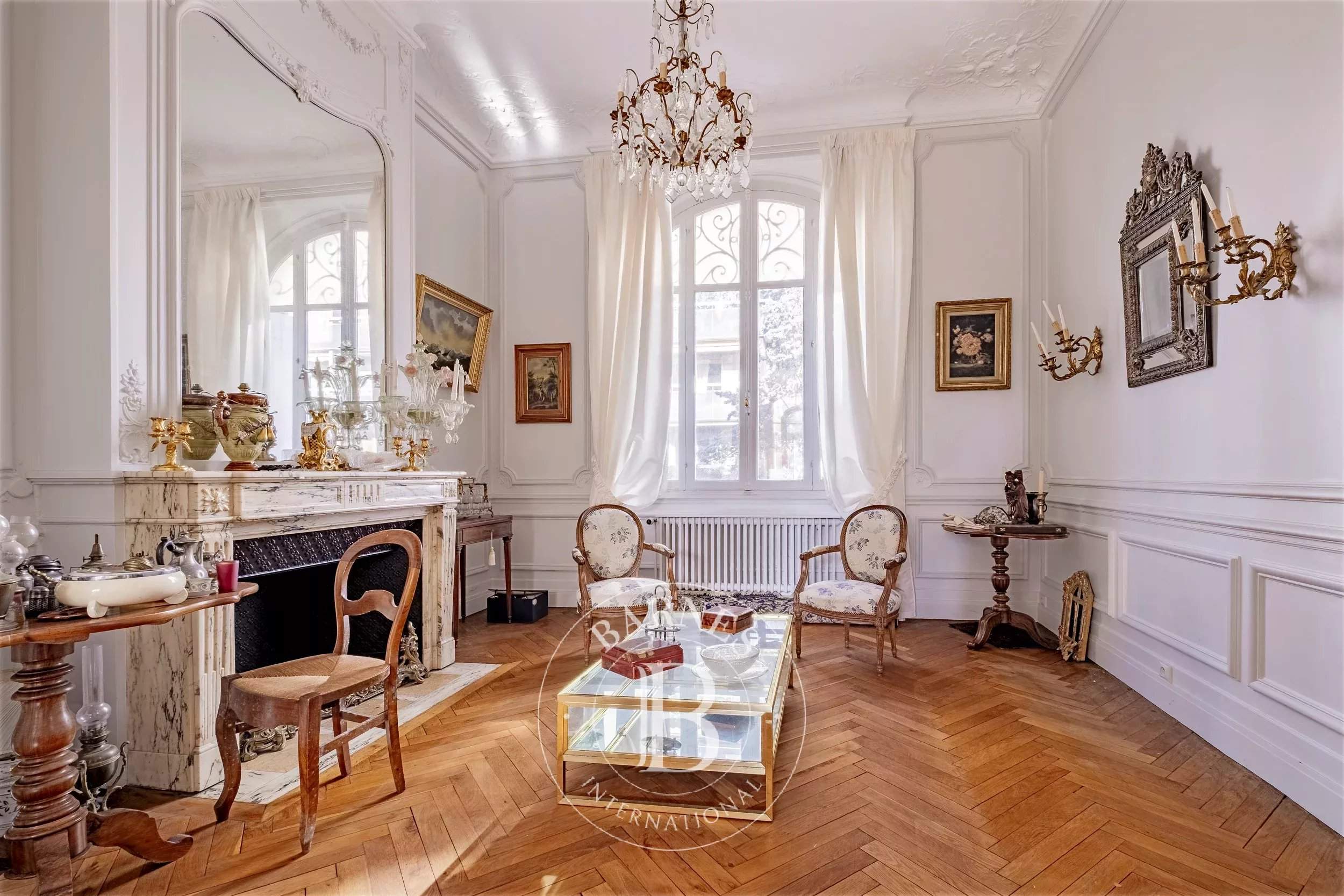 Bordeaux  - Maison 10 Pi&egrave;ces 3 Chambres - picture 3