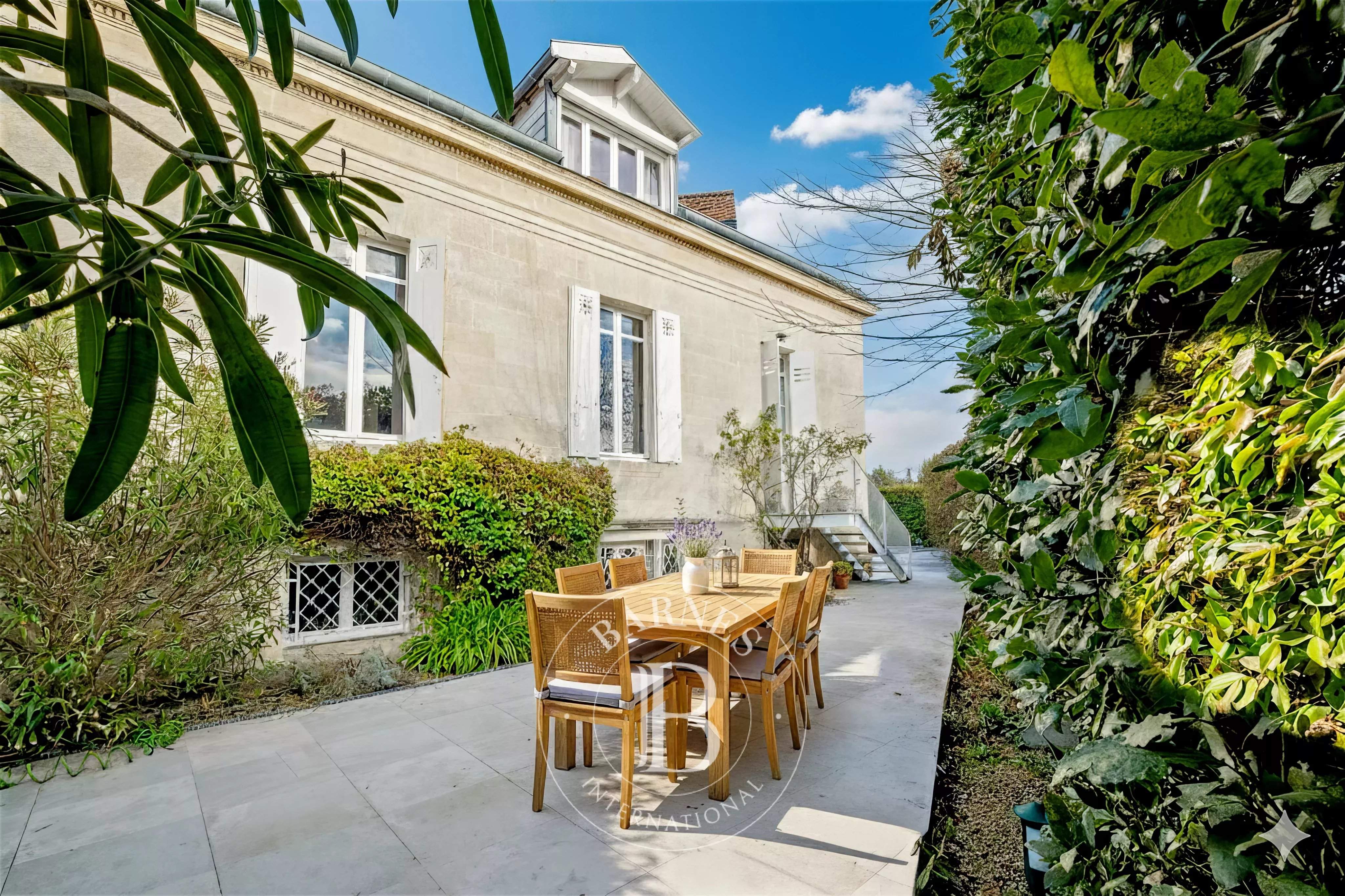 Bordeaux  - Maison 10 Pi&egrave;ces 5 Chambres - picture 1