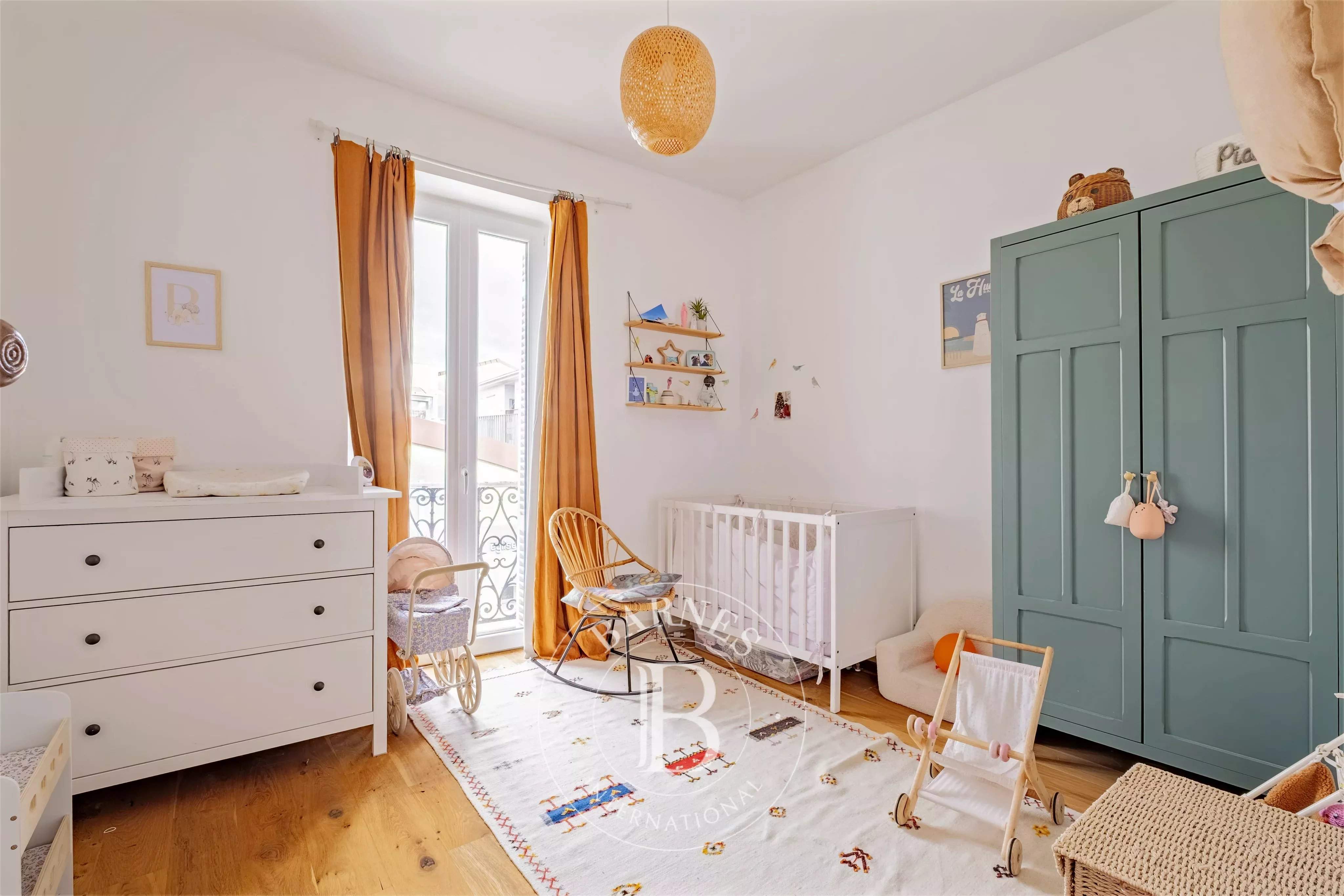 Bordeaux  - Maison 9 Pi&egrave;ces 6 Chambres - picture 14