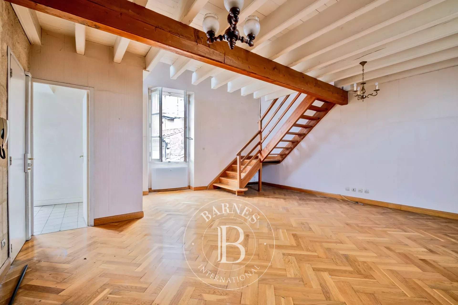 Bordeaux  - Edificio 6 Cuartos - picture 5