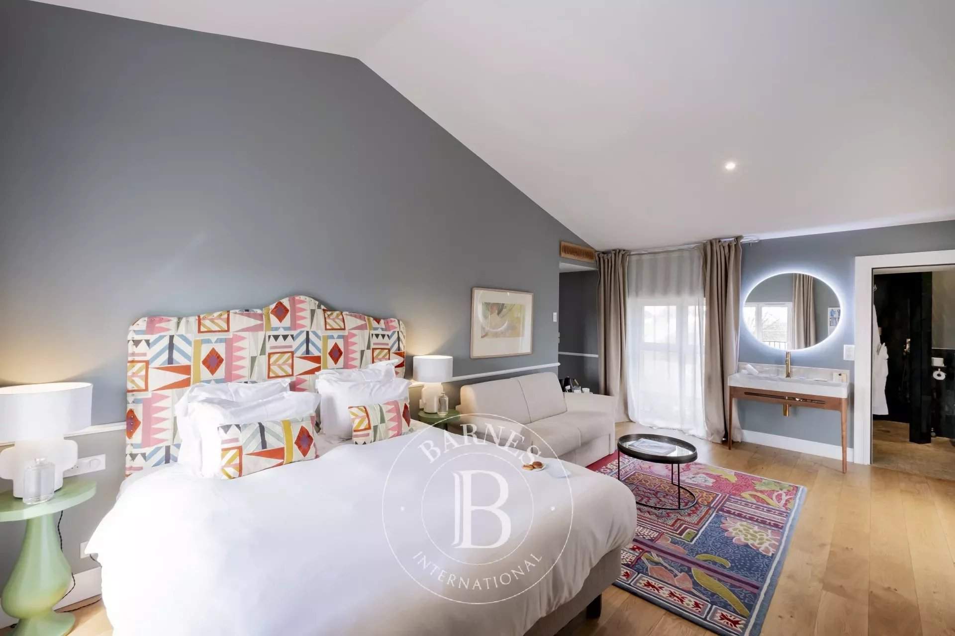 Le Bouscat  - Hotel 8 Bedrooms - picture 14
