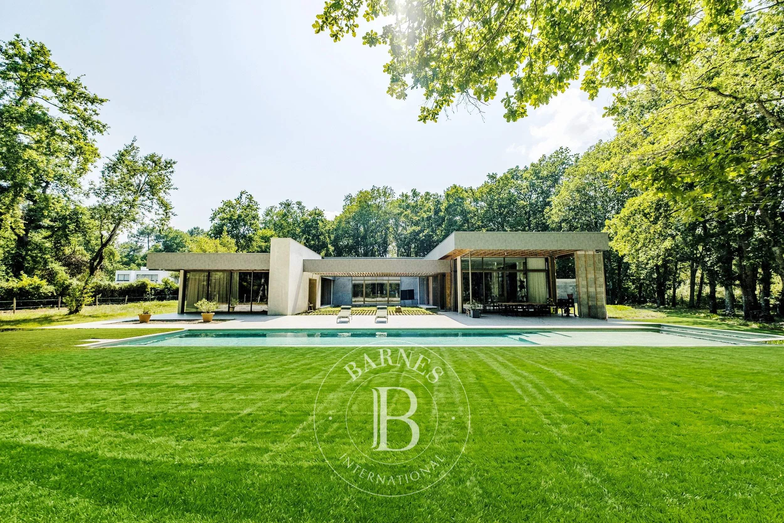 Maison 12 pièces 400 m² · à Le Taillan-Médoc · 400 m² · 1 990 000 €