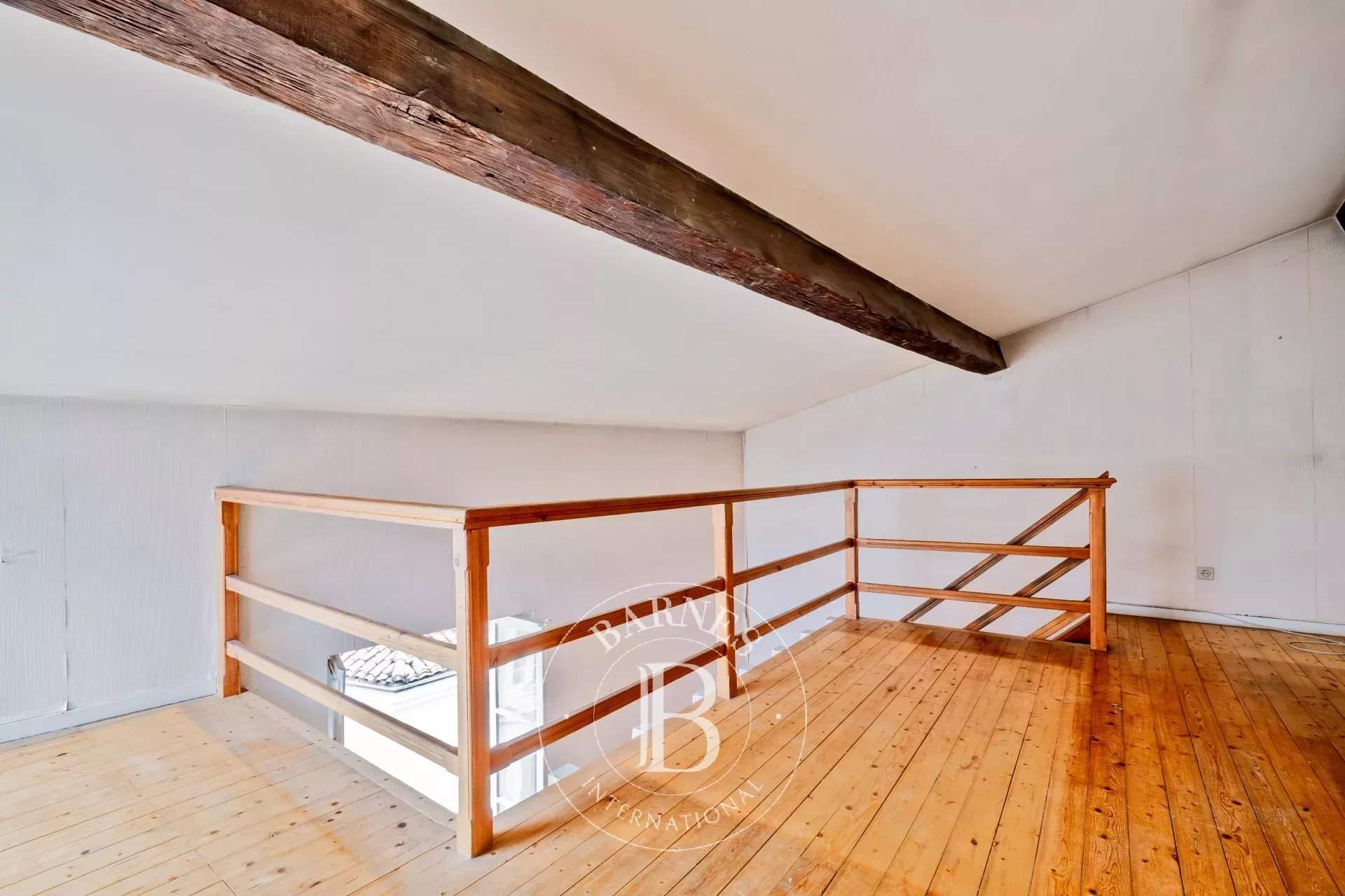 Bordeaux  - Edificio 6 Cuartos - picture 8