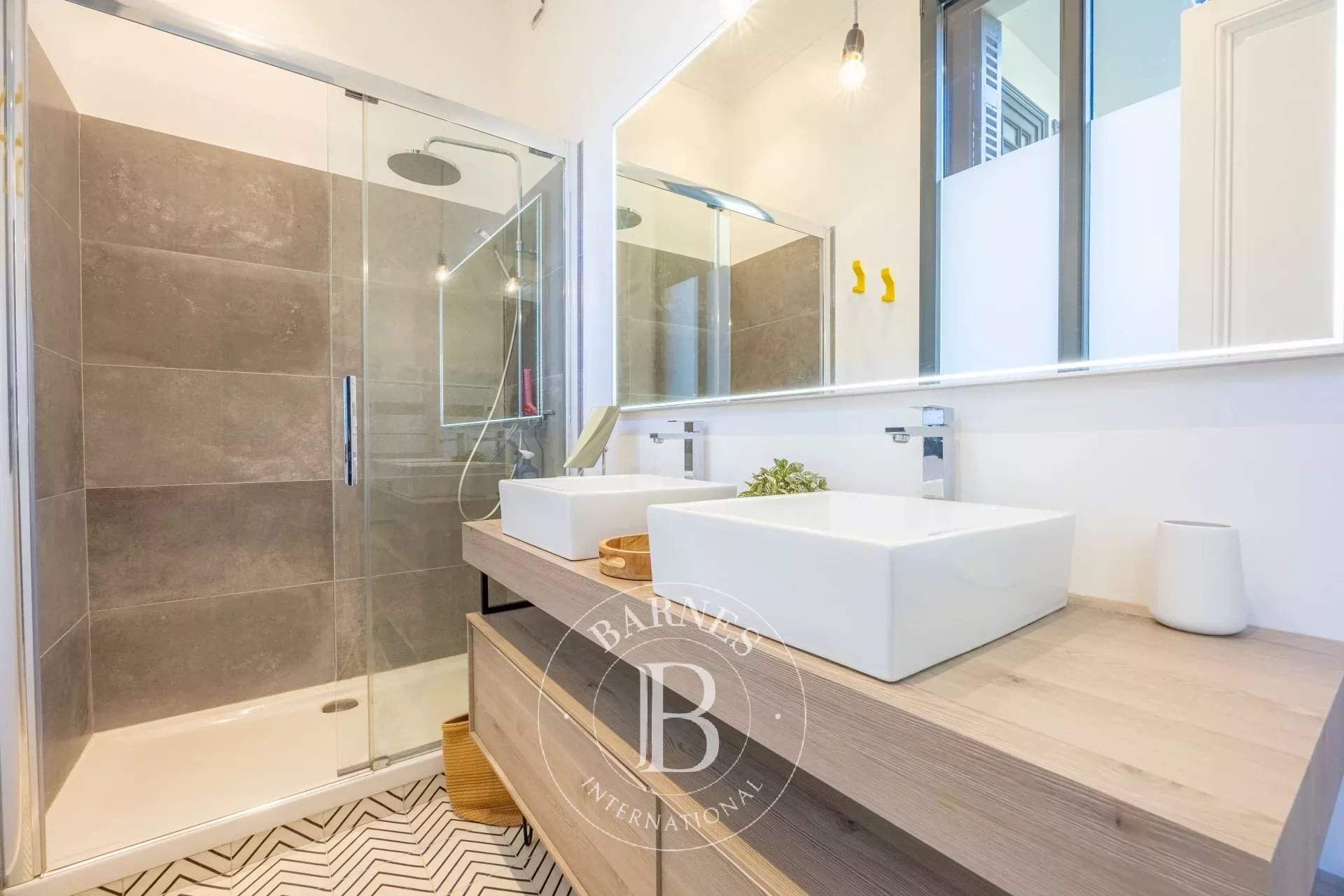 Bordeaux  - Appartement 2 Pi&egrave;ces, 1 Chambre - picture 12