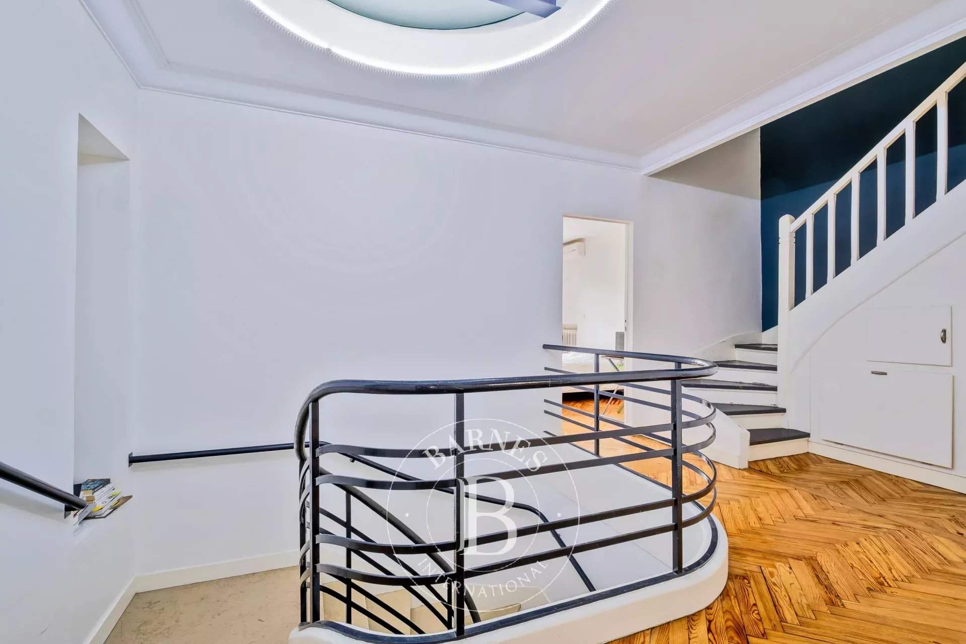 Bordeaux  - Maison 9 Pi&egrave;ces 5 Chambres - picture 9