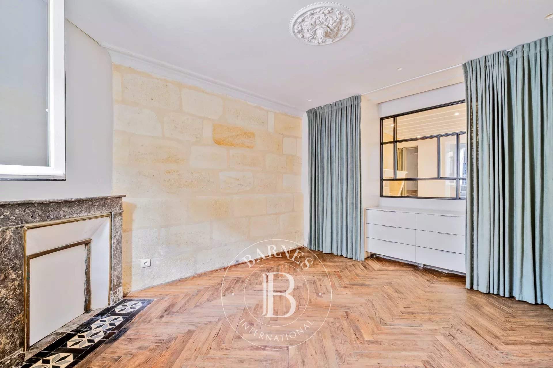 Bordeaux  - Maison 5 Pi&egrave;ces 4 Chambres - picture 9