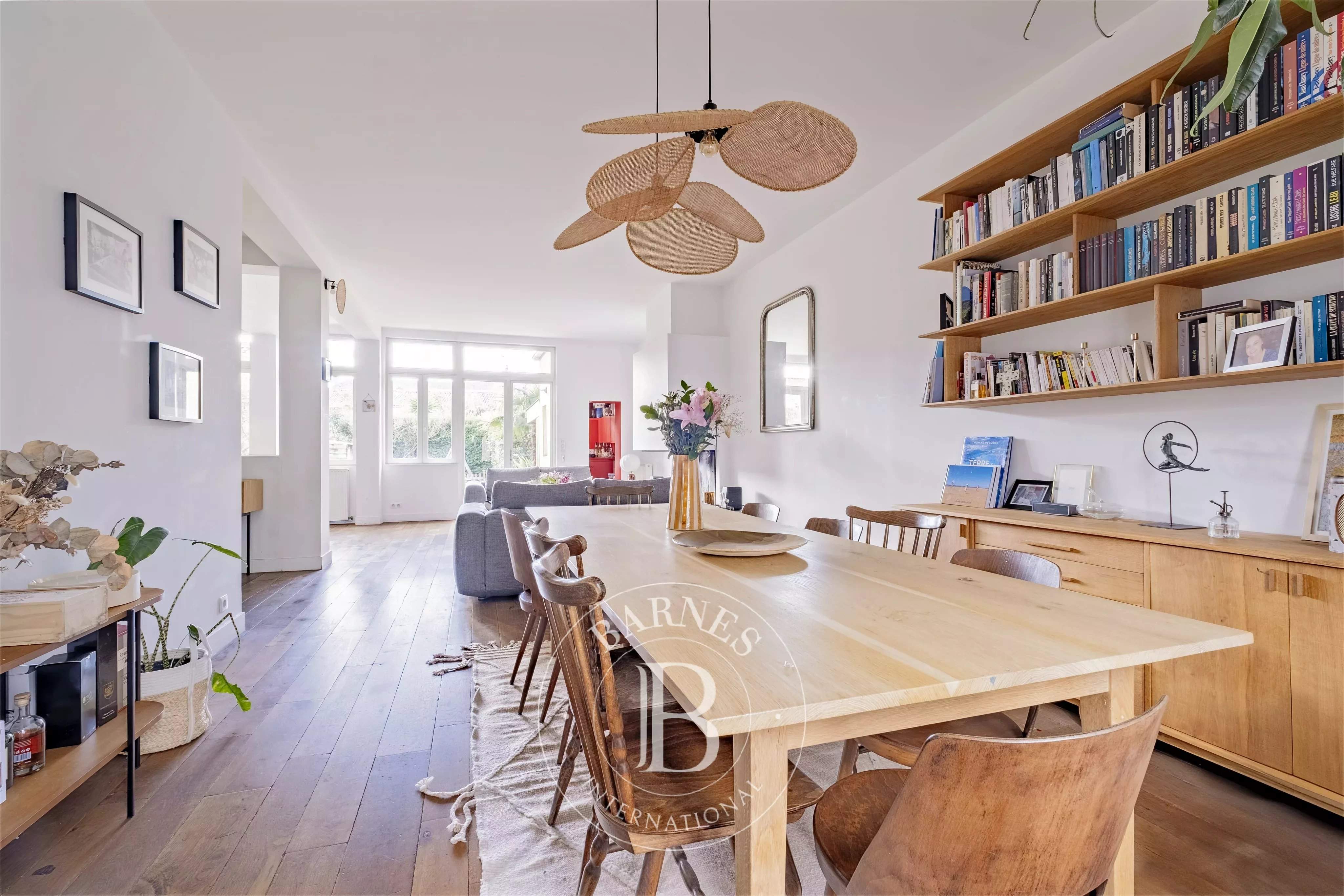 Bordeaux  - Maison 9 Pi&egrave;ces 6 Chambres - picture 8