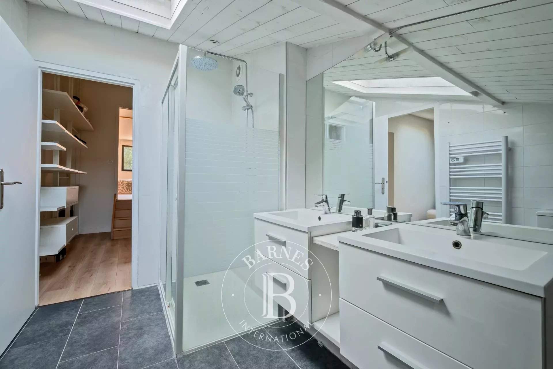 Bordeaux  - Maison 5 Pi&egrave;ces 4 Chambres - picture 16