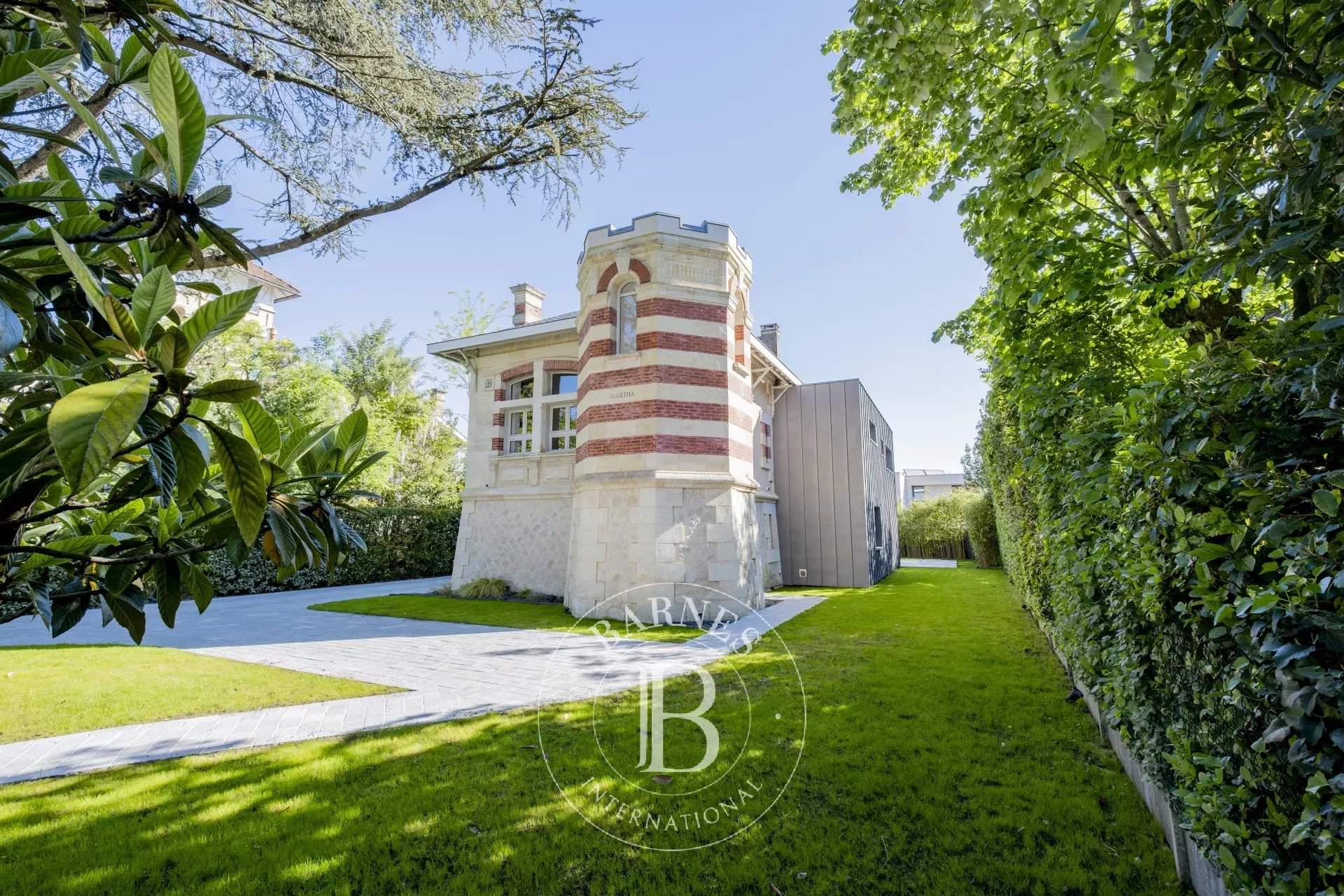 Pessac  - Maison 6 Pi&egrave;ces 5 Chambres - picture 1