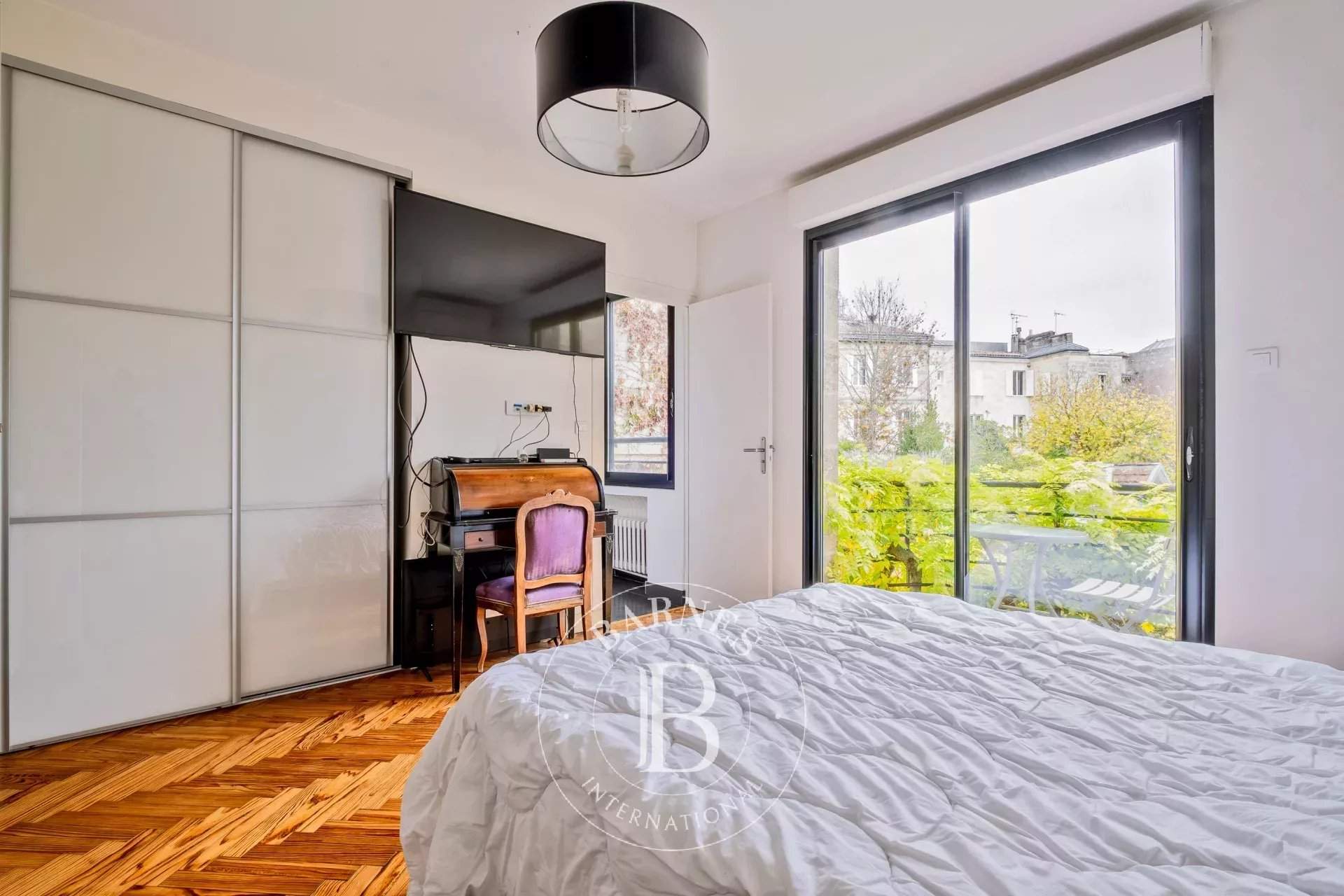 Bordeaux  - Maison 9 Pi&egrave;ces 5 Chambres - picture 12