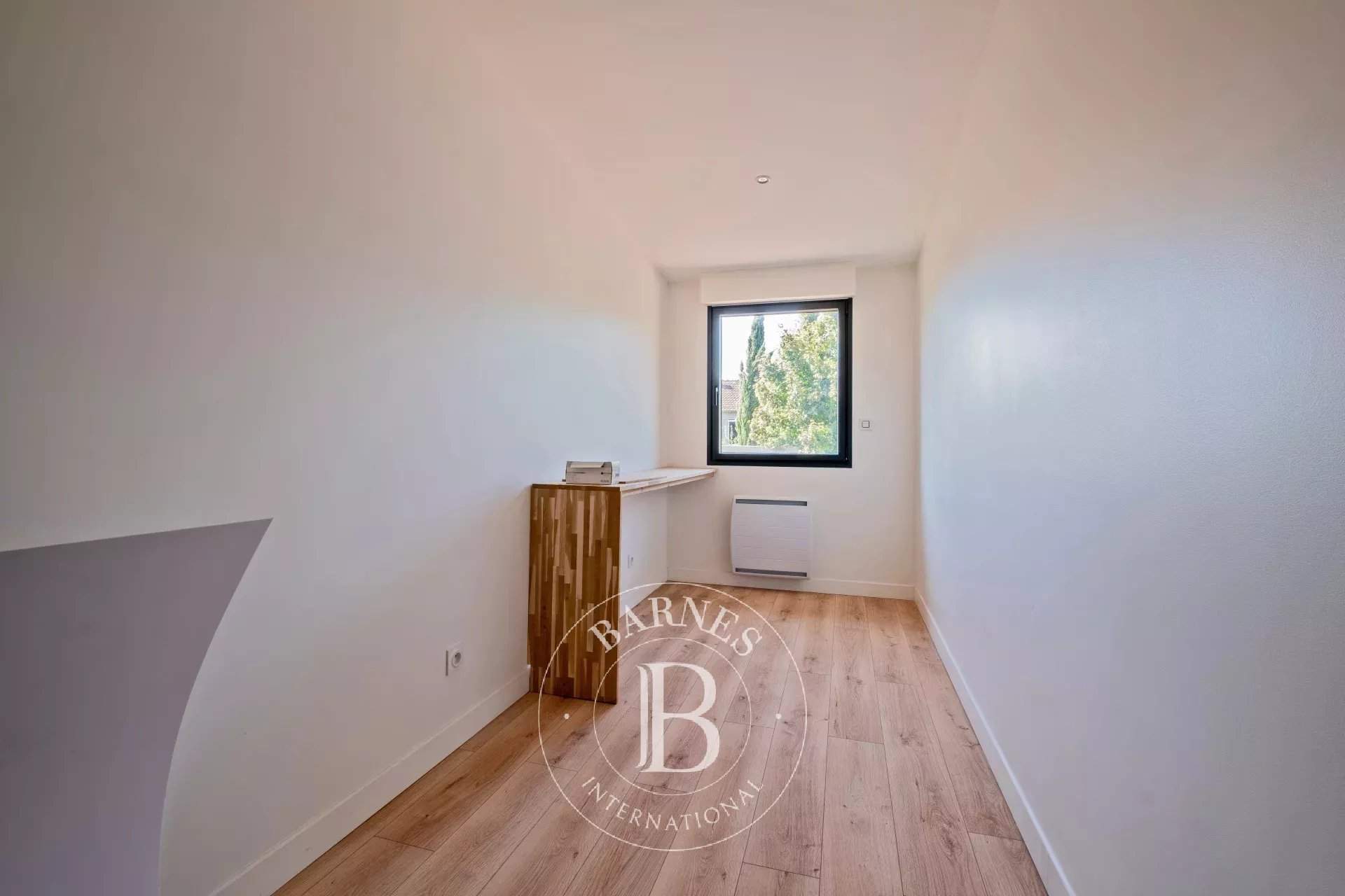 Bordeaux  - Maison 5 Pi&egrave;ces 4 Chambres - picture 13