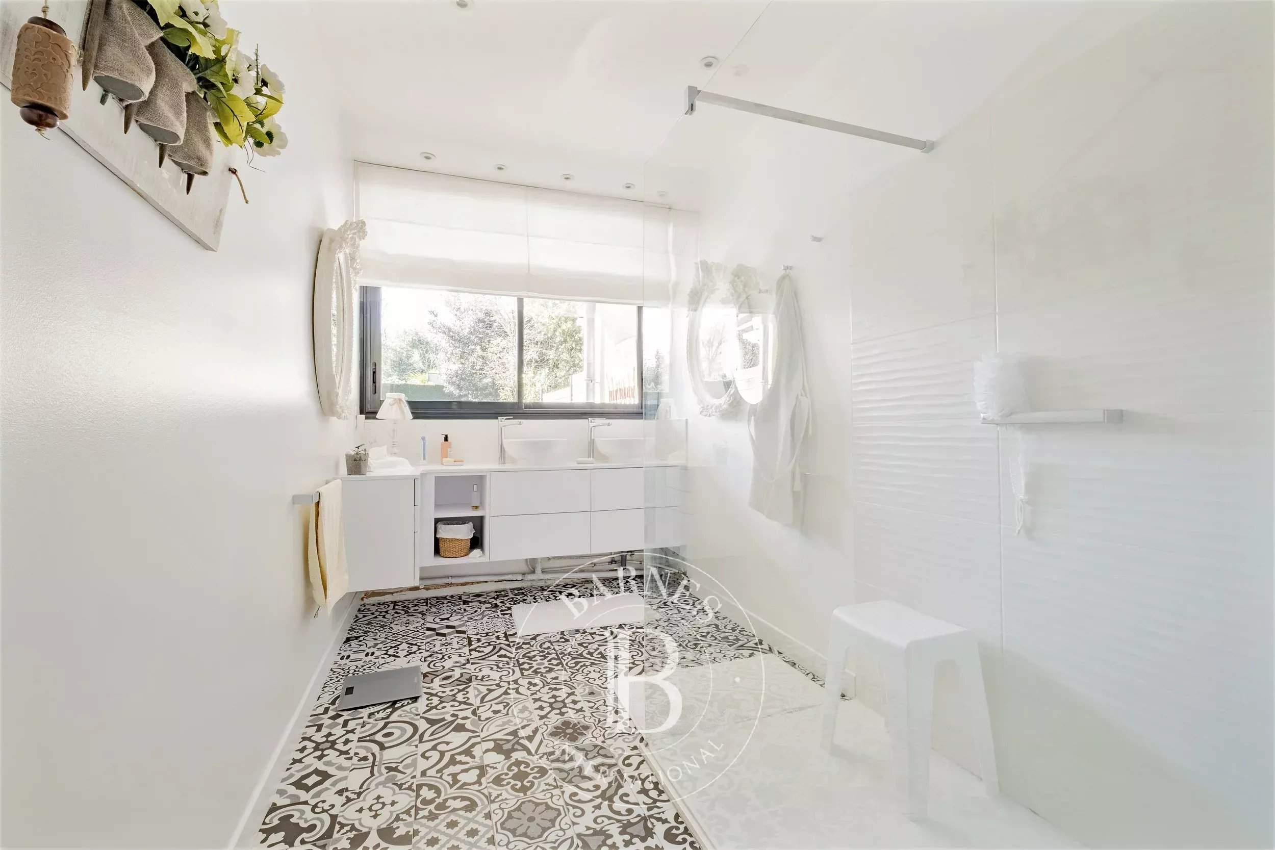 Bordeaux  - Maison 6 Pi&egrave;ces 4 Chambres - picture 11