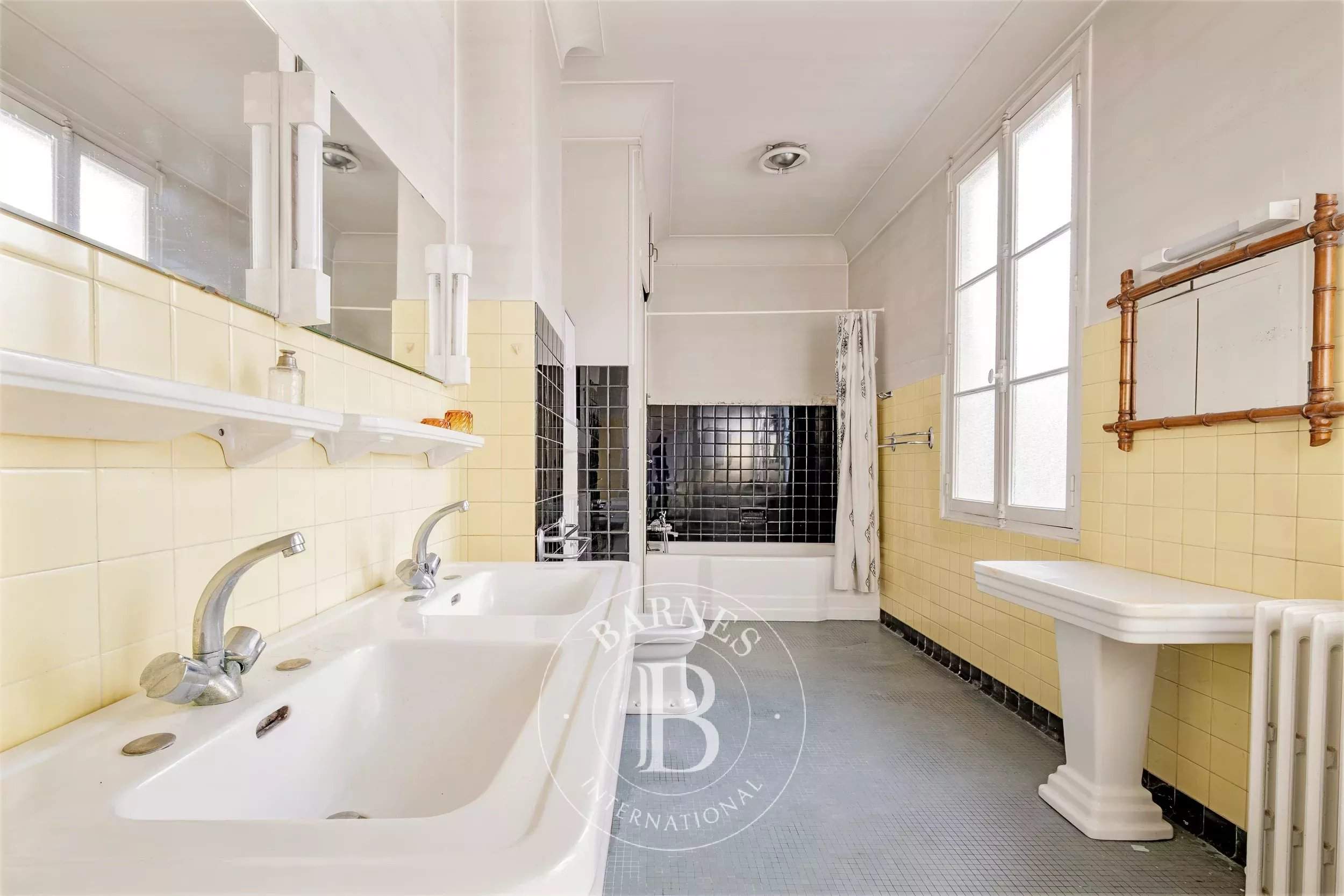 Bordeaux  - Appartement 5 Pi&egrave;ces 3 Chambres - picture 8