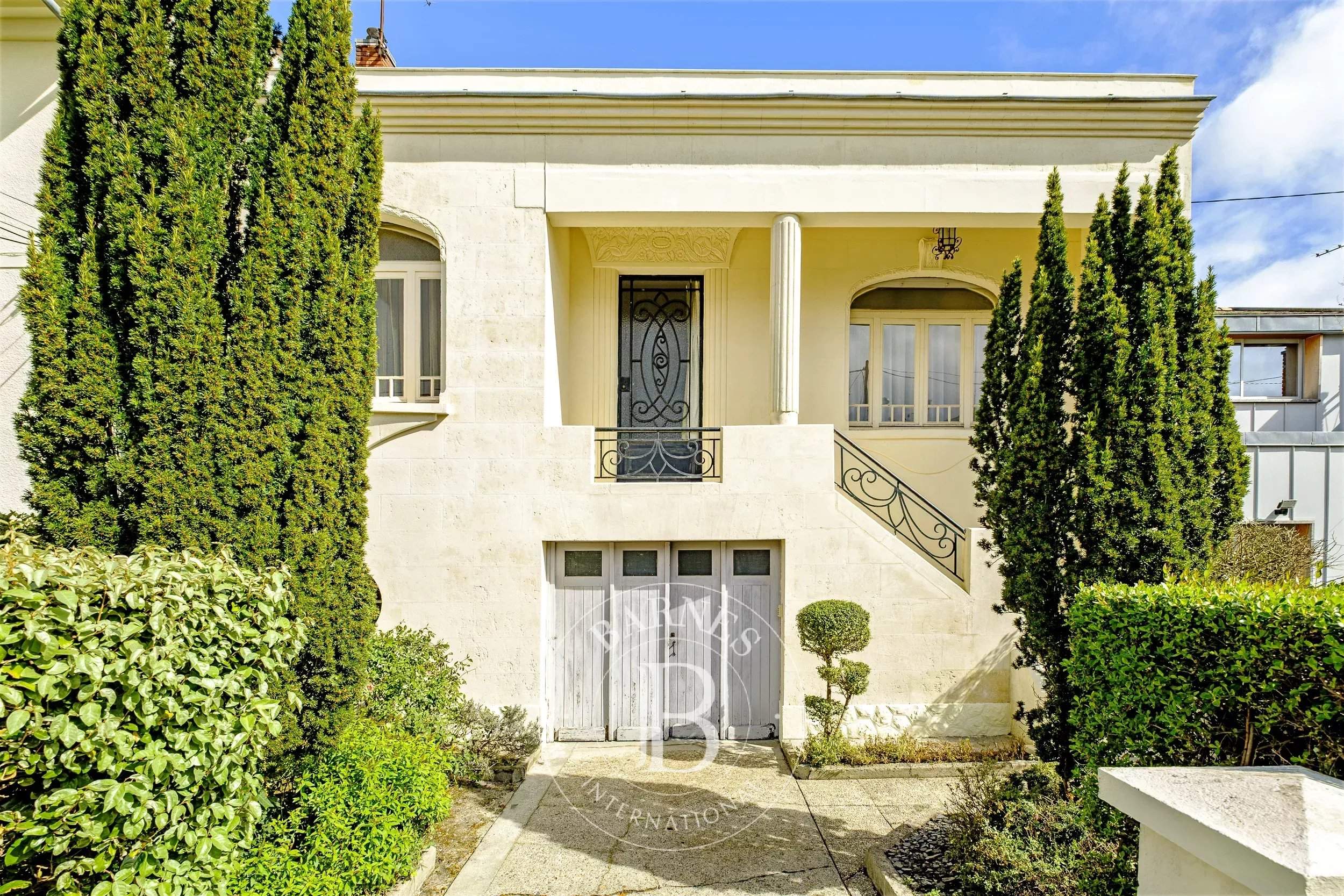 Bordeaux  - Maison 7 Pi&egrave;ces 3 Chambres - picture 1