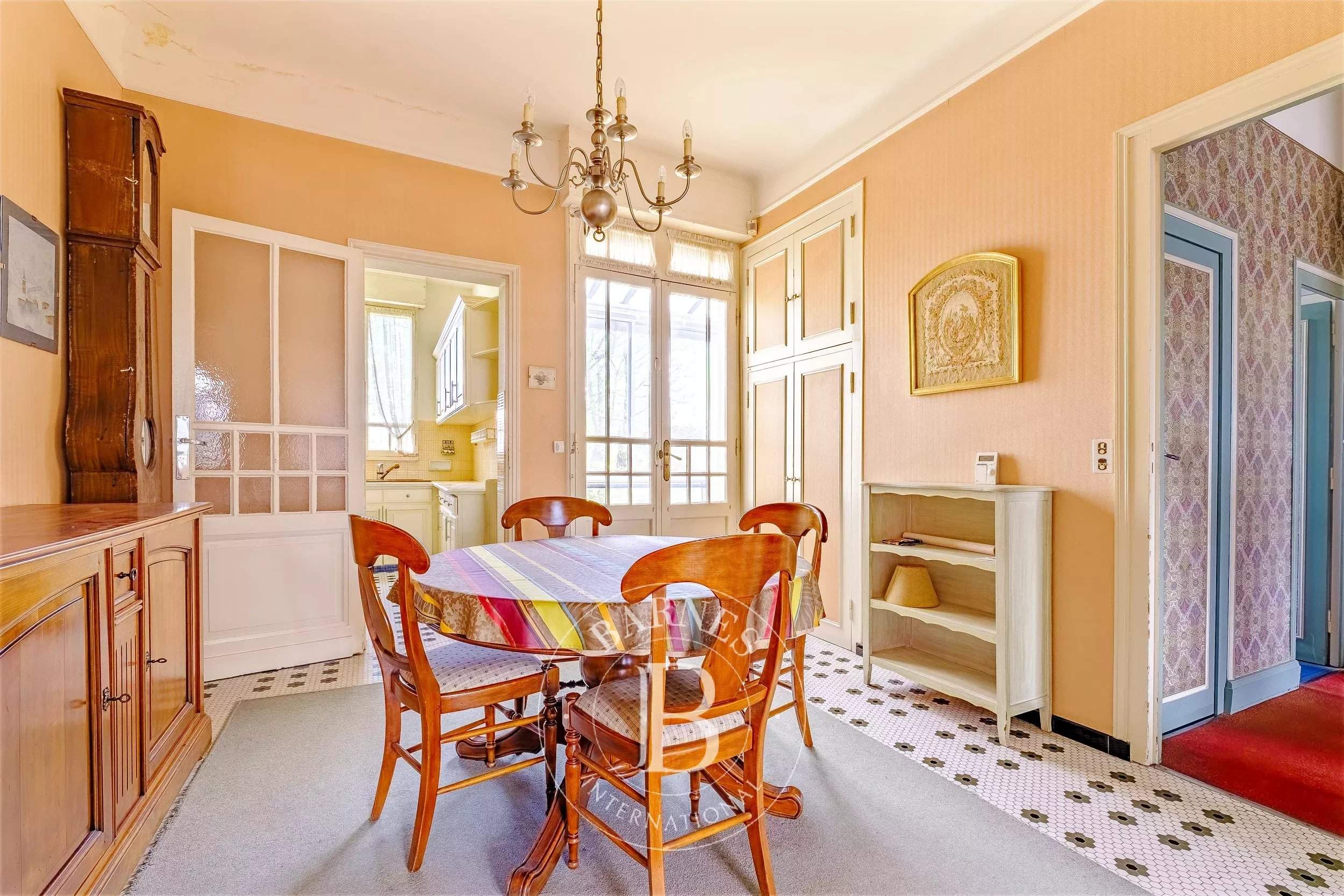 Bordeaux  - Maison 7 Pi&egrave;ces 3 Chambres - picture 7
