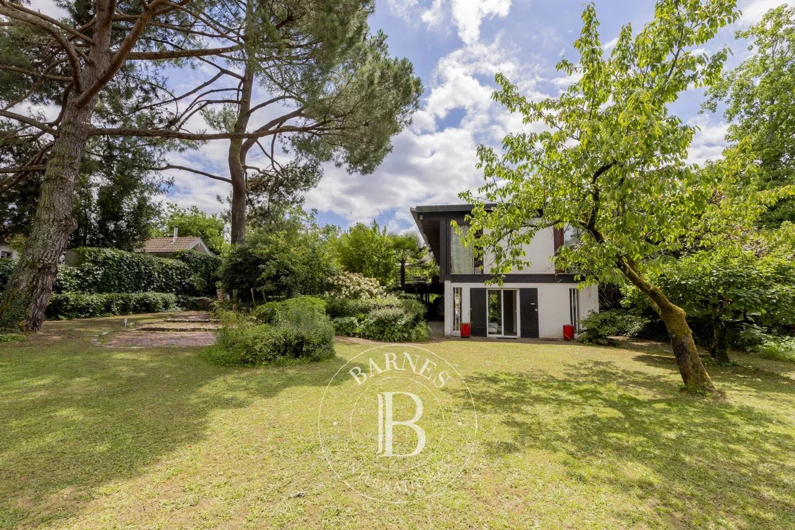 Talence  - Maison 10 Pi&egrave;ces 5 Chambres - picture 8