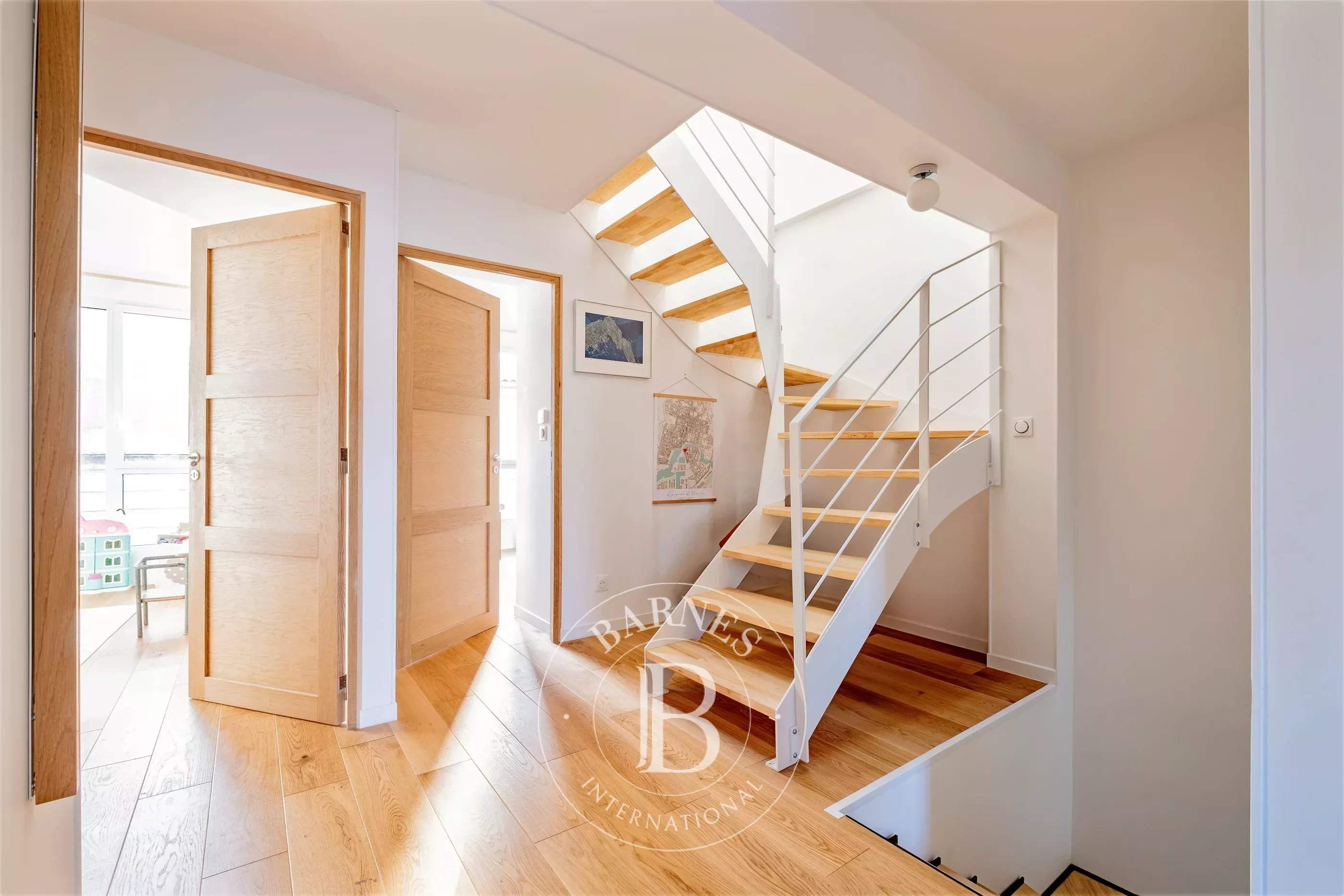 Bordeaux  - Maison 5 Pi&egrave;ces 4 Chambres - picture 7