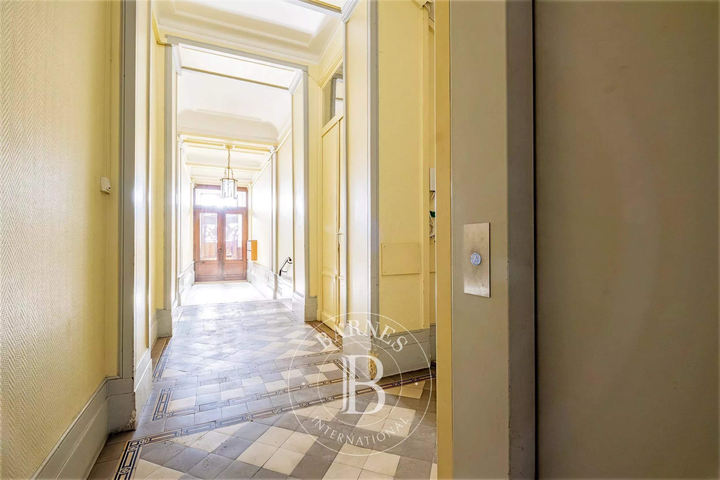 Bordeaux  - Appartement 5 Pi&egrave;ces 3 Chambres - picture 10