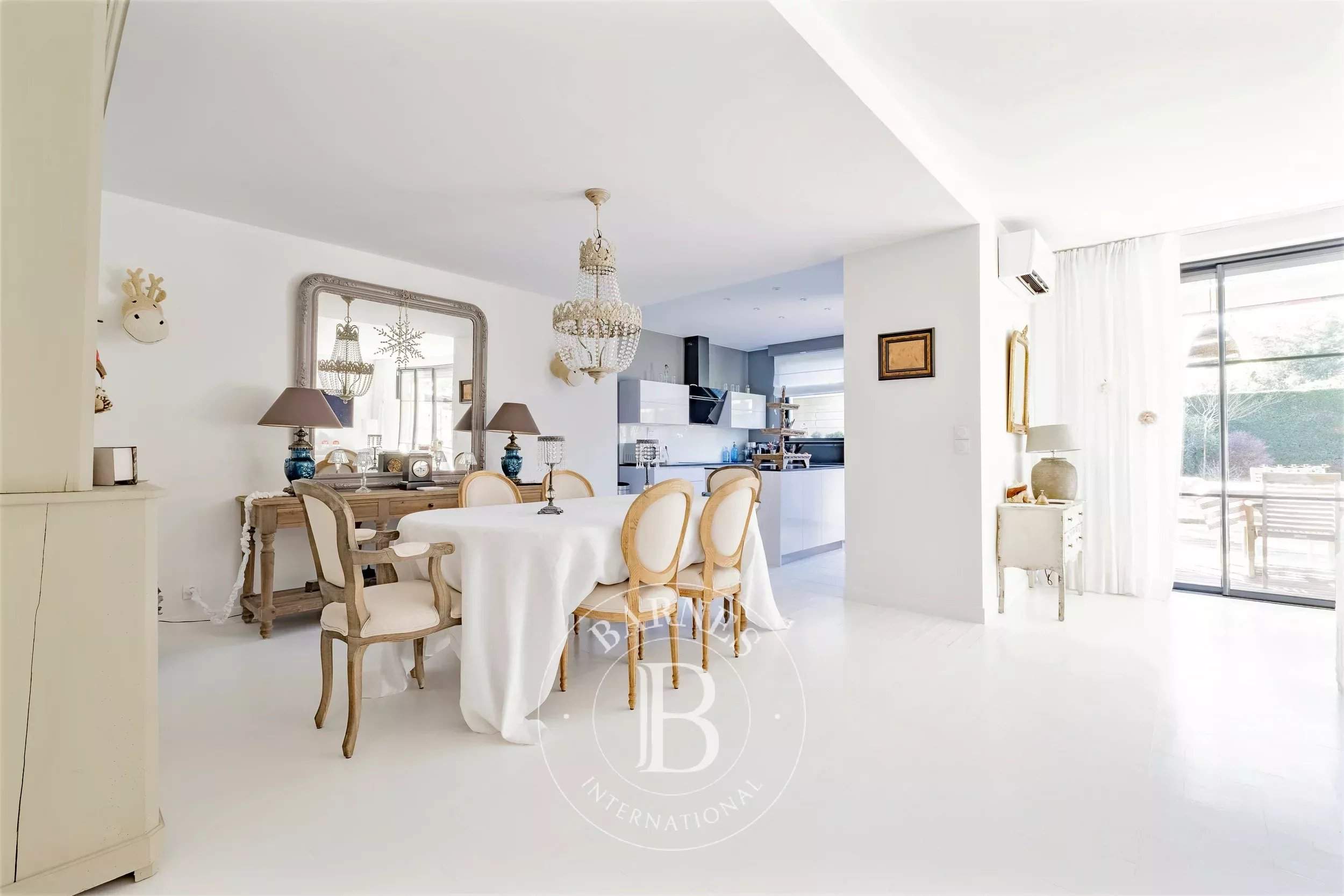 Bordeaux  - Maison 6 Pi&egrave;ces 4 Chambres - picture 6