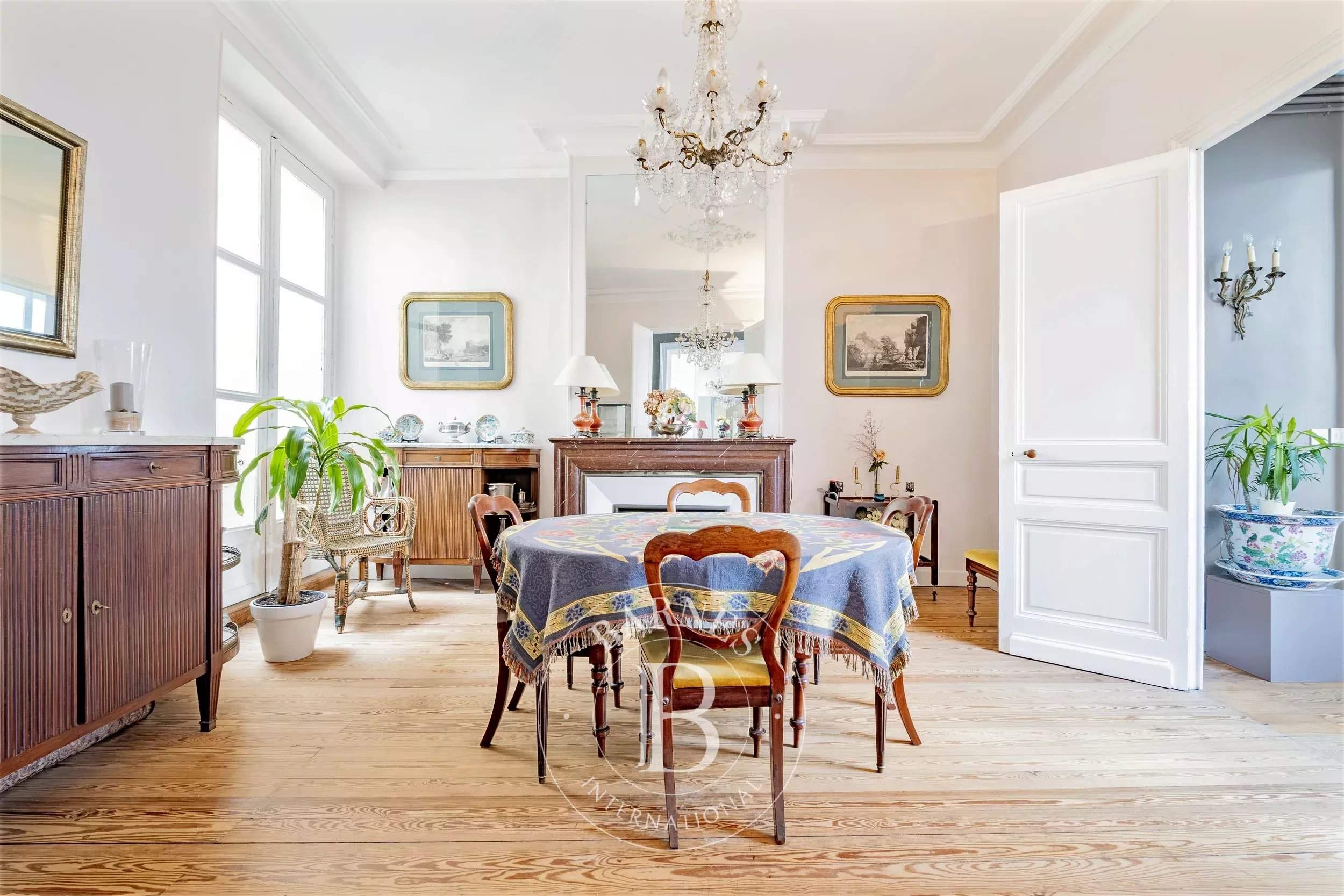 Bordeaux  - Appartement 5 Pi&egrave;ces 3 Chambres - picture 2