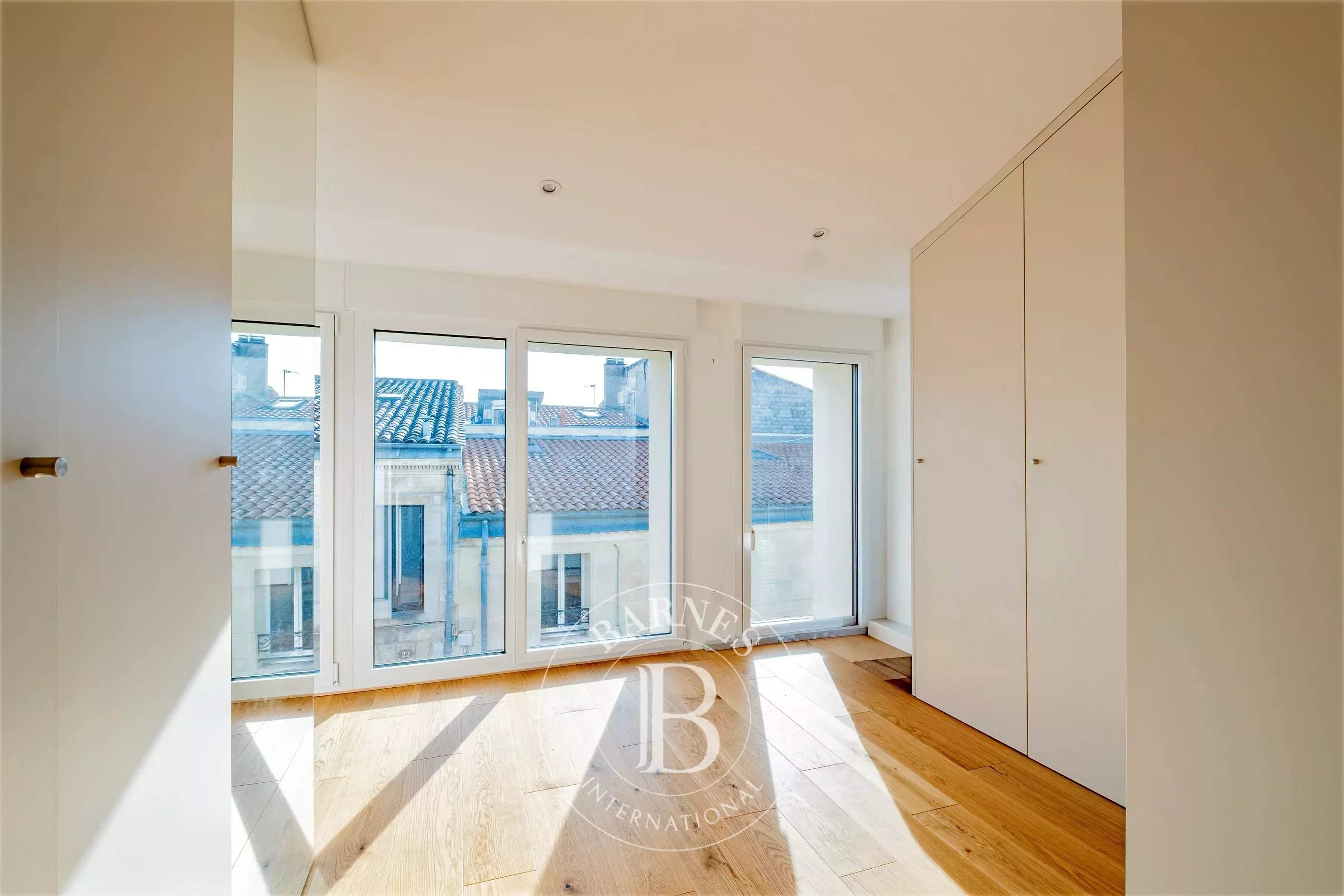 Bordeaux  - Maison 5 Pi&egrave;ces 4 Chambres - picture 15