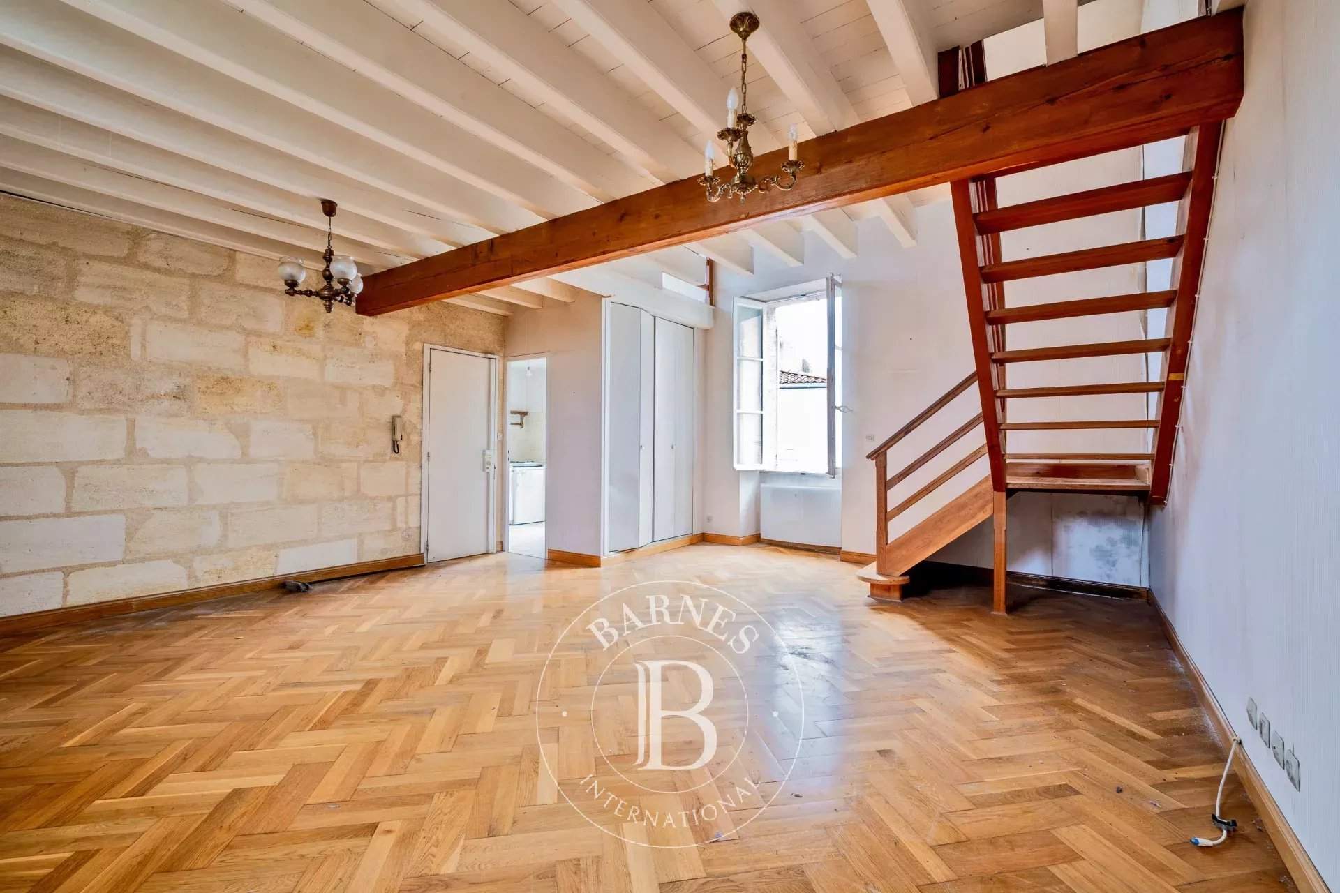 Bordeaux  - Edificio 6 Cuartos - picture 2