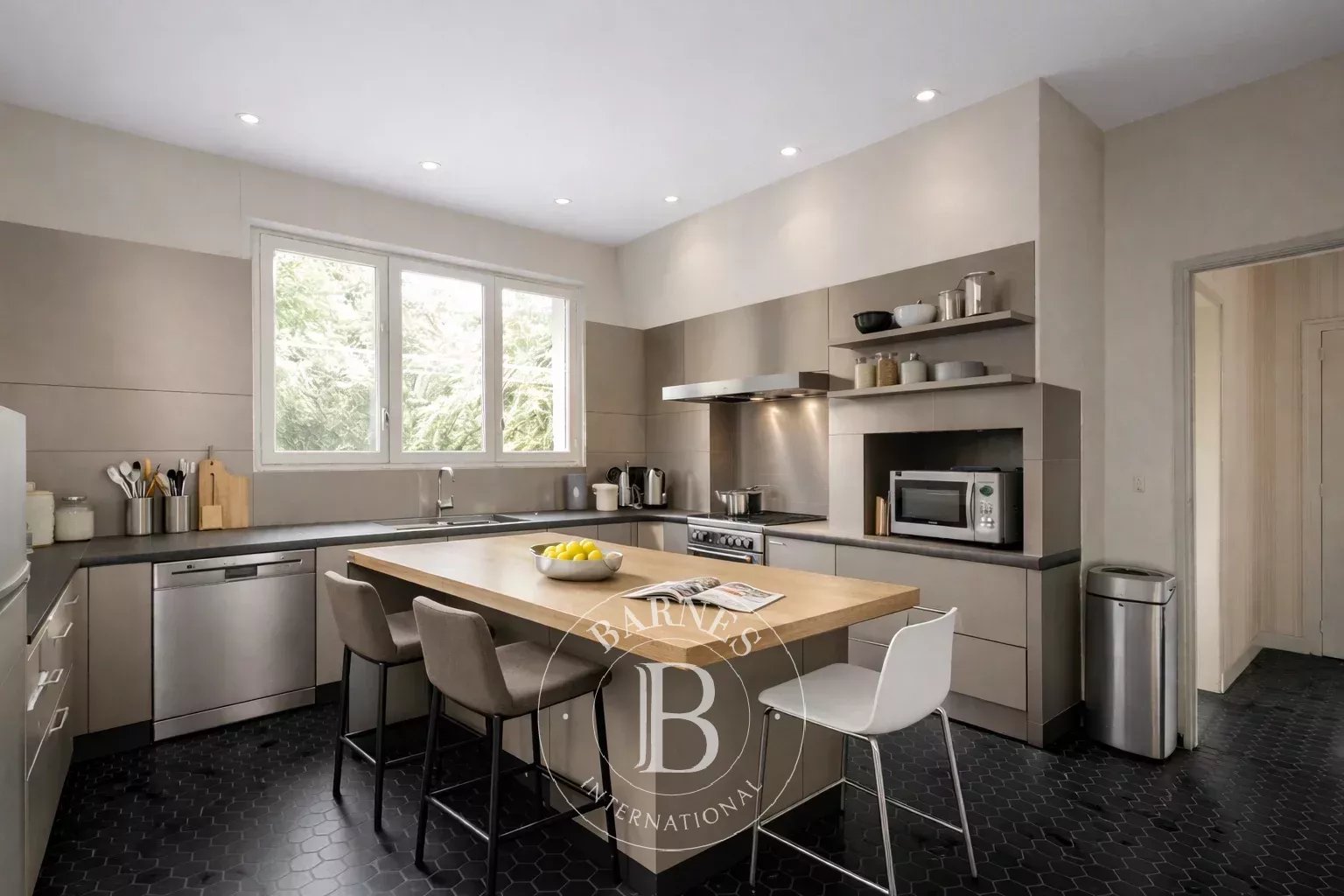 Bordeaux  - Maison 9 Pi&egrave;ces 4 Chambres - picture 6