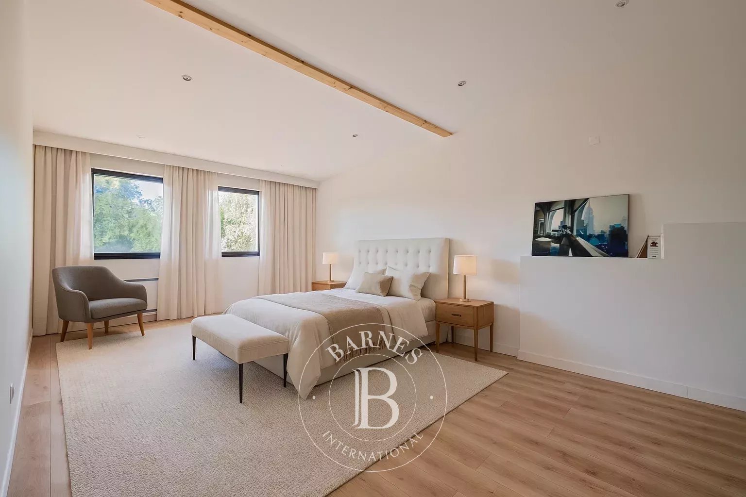 Bordeaux  - Maison 5 Pi&egrave;ces 4 Chambres - picture 8