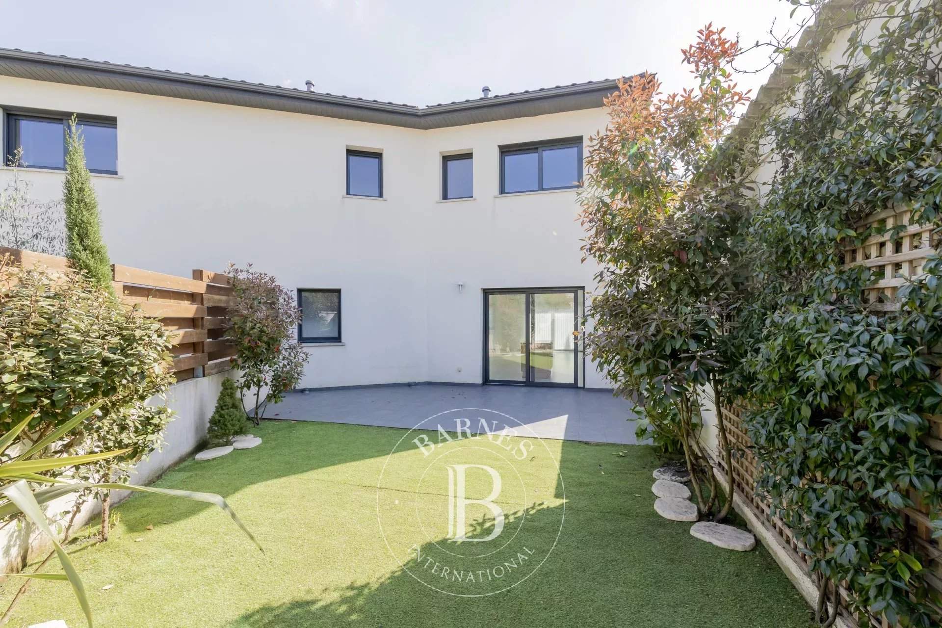 Mérignac  - Maison 6 Pi&egrave;ces 4 Chambres - picture 2