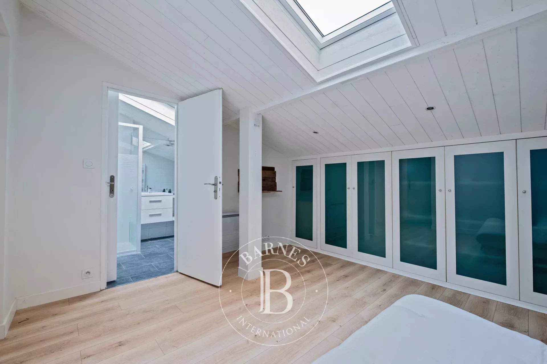 Bordeaux  - Maison 5 Pi&egrave;ces 4 Chambres - picture 12