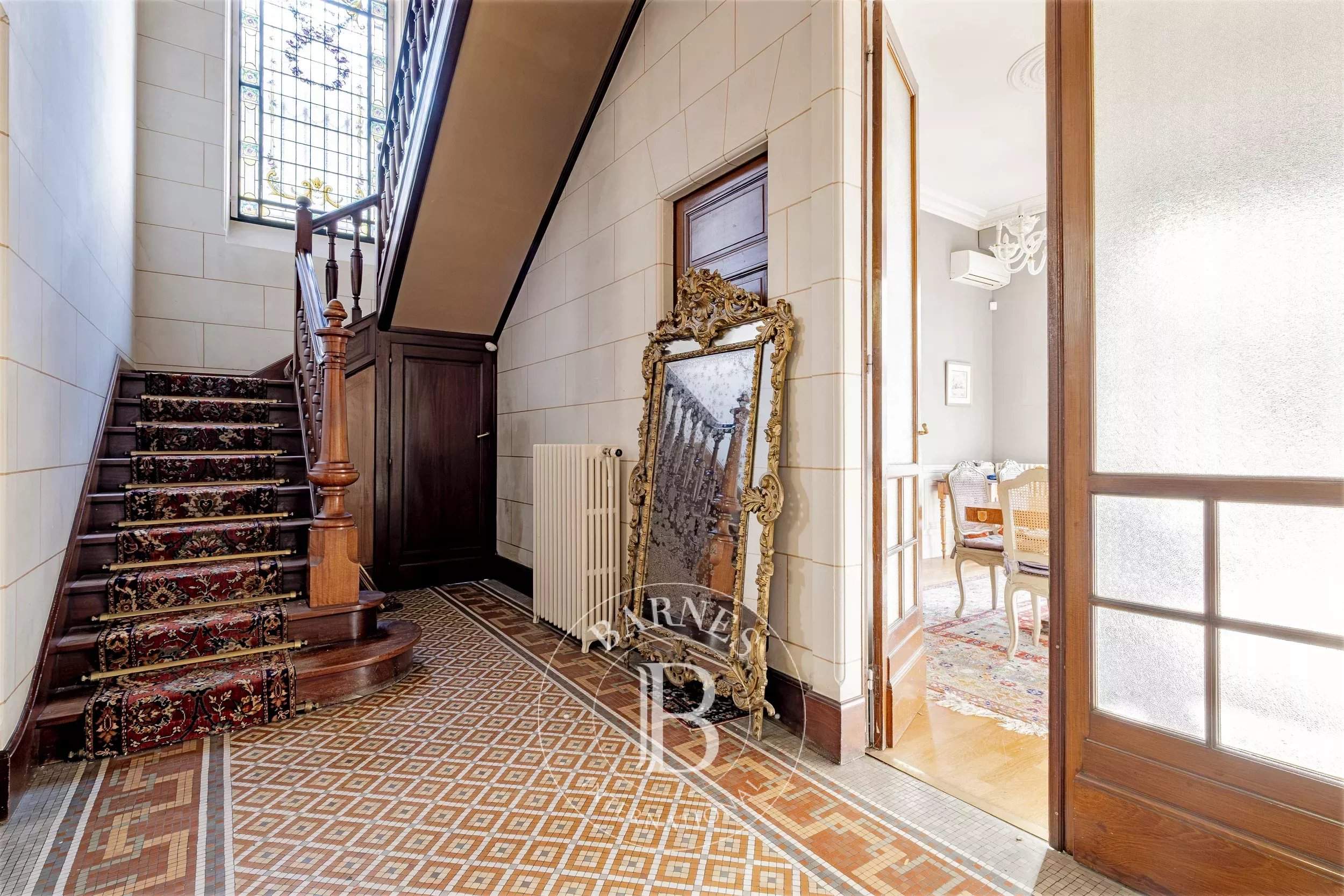 Bordeaux  - Maison 10 Pi&egrave;ces 3 Chambres - picture 8