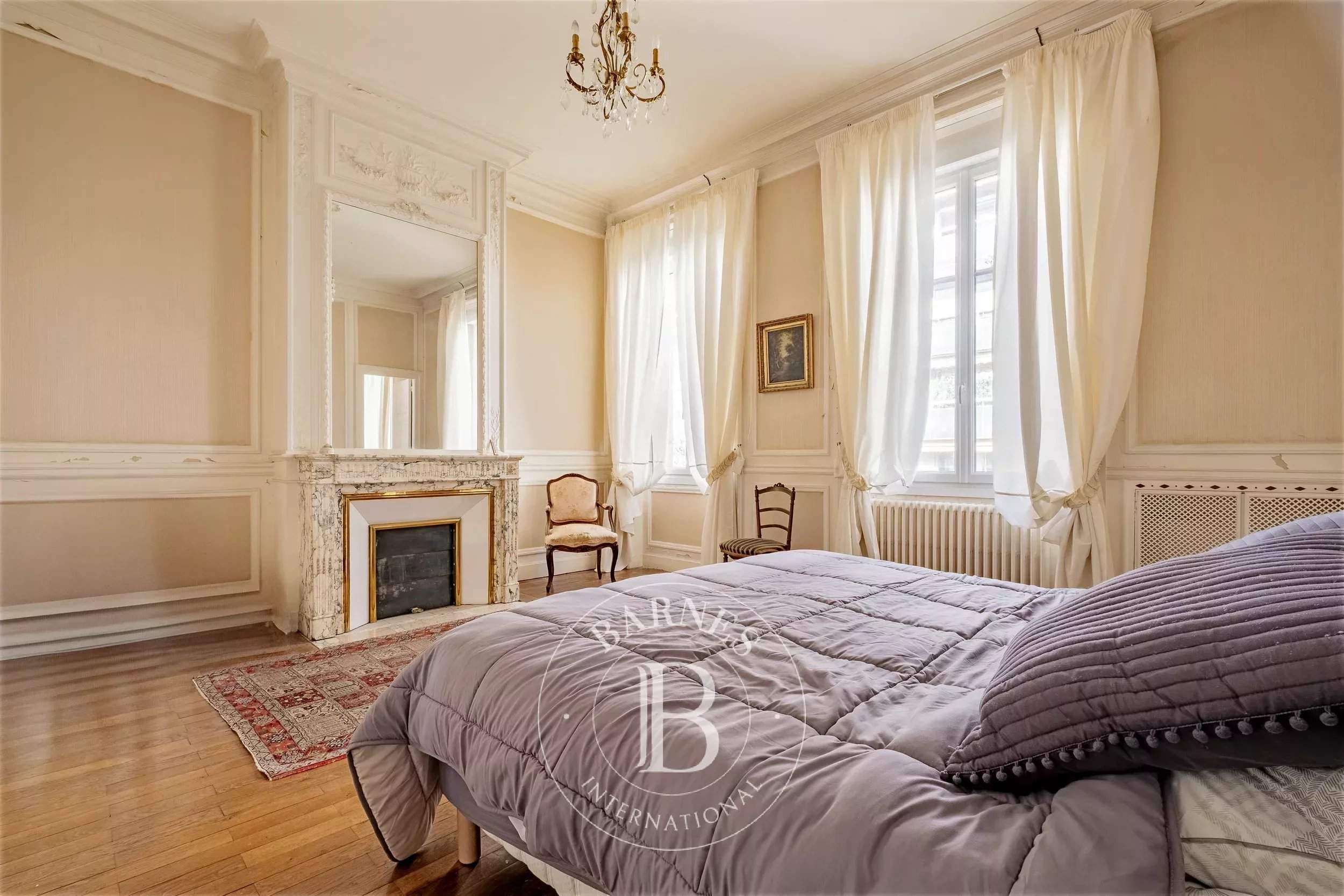 Bordeaux  - Maison 10 Pi&egrave;ces 3 Chambres - picture 9