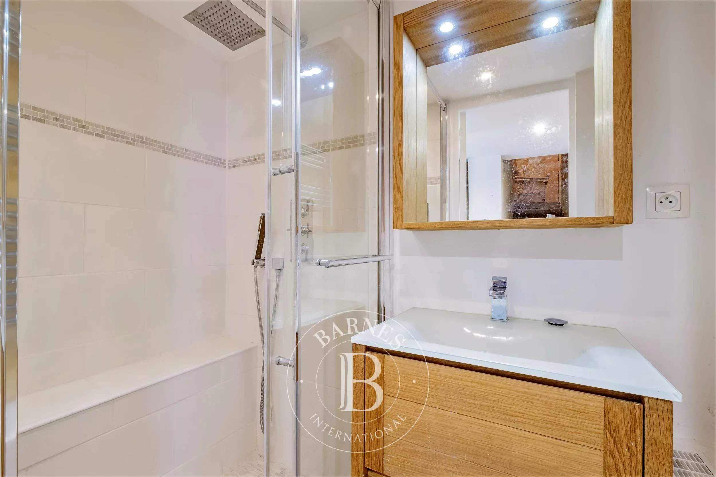 Bordeaux  - Maison 7 Pi&egrave;ces 4 Chambres - picture 20