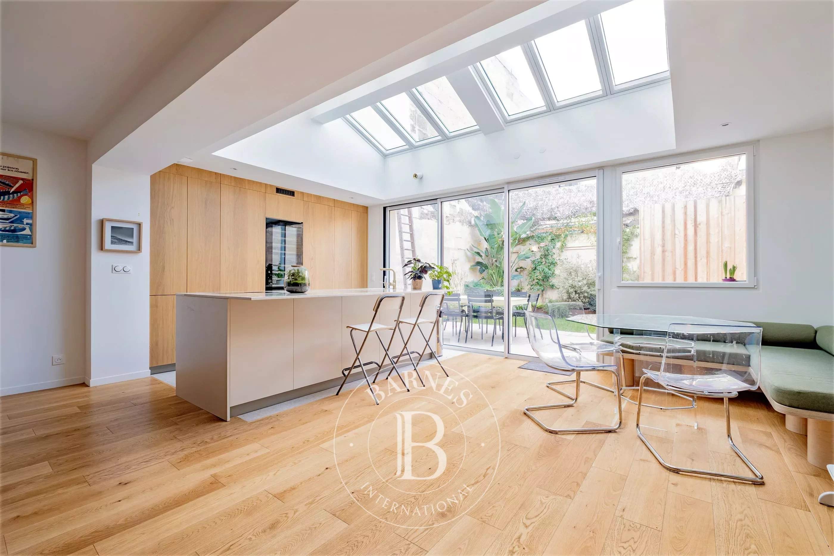 Bordeaux  - Maison 5 Pi&egrave;ces 4 Chambres - picture 4