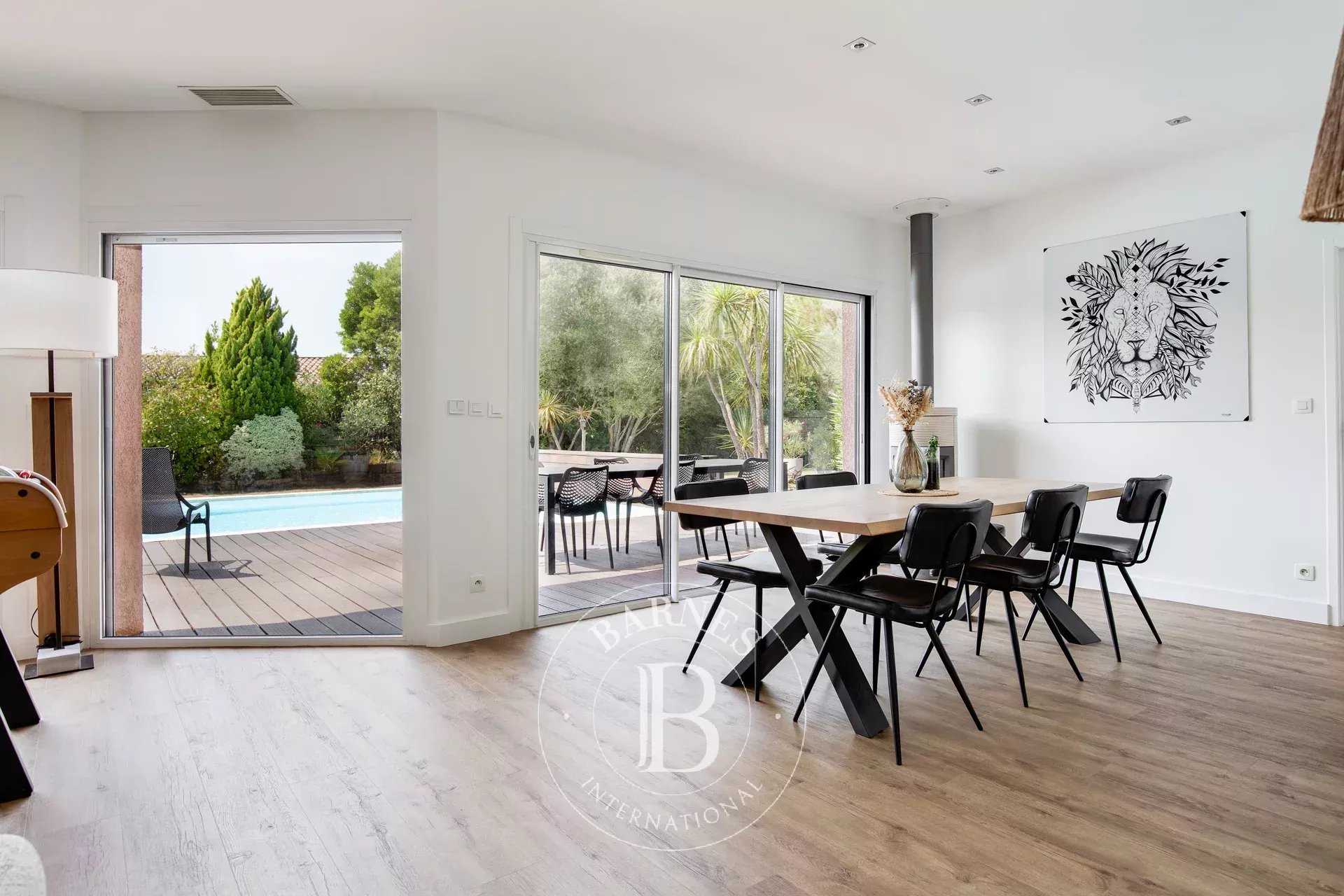 Vigoulet-Auzil  - House 6 Bedrooms