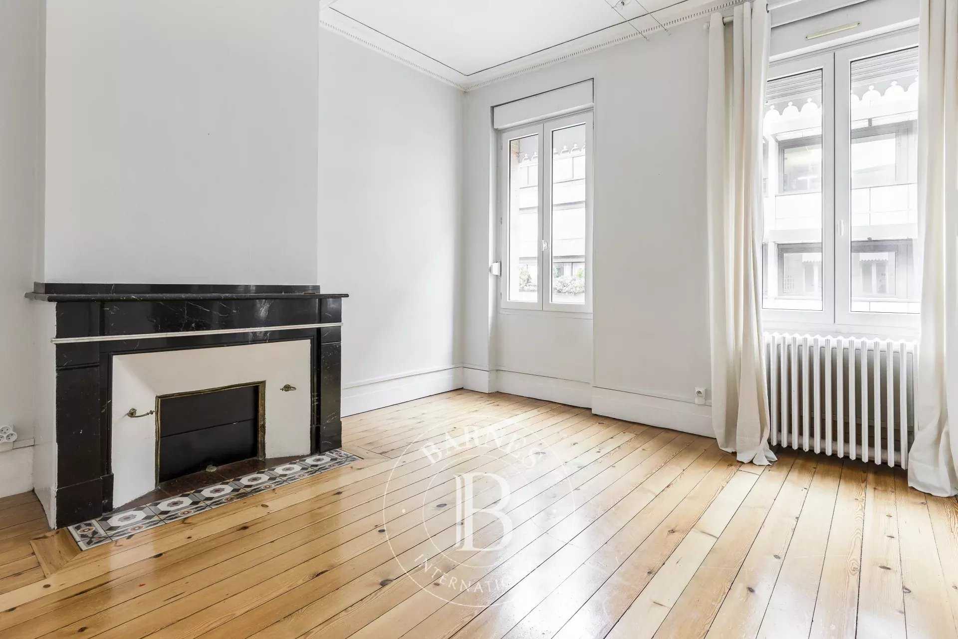 Toulouse  - Appartement 6 Pi&egrave;ces 3 Chambres