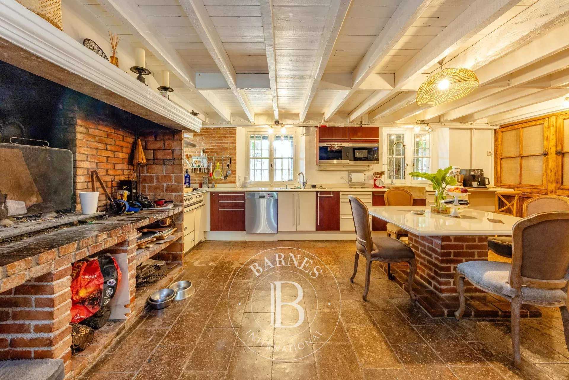 Toulouse  - Castle 12 Bedrooms