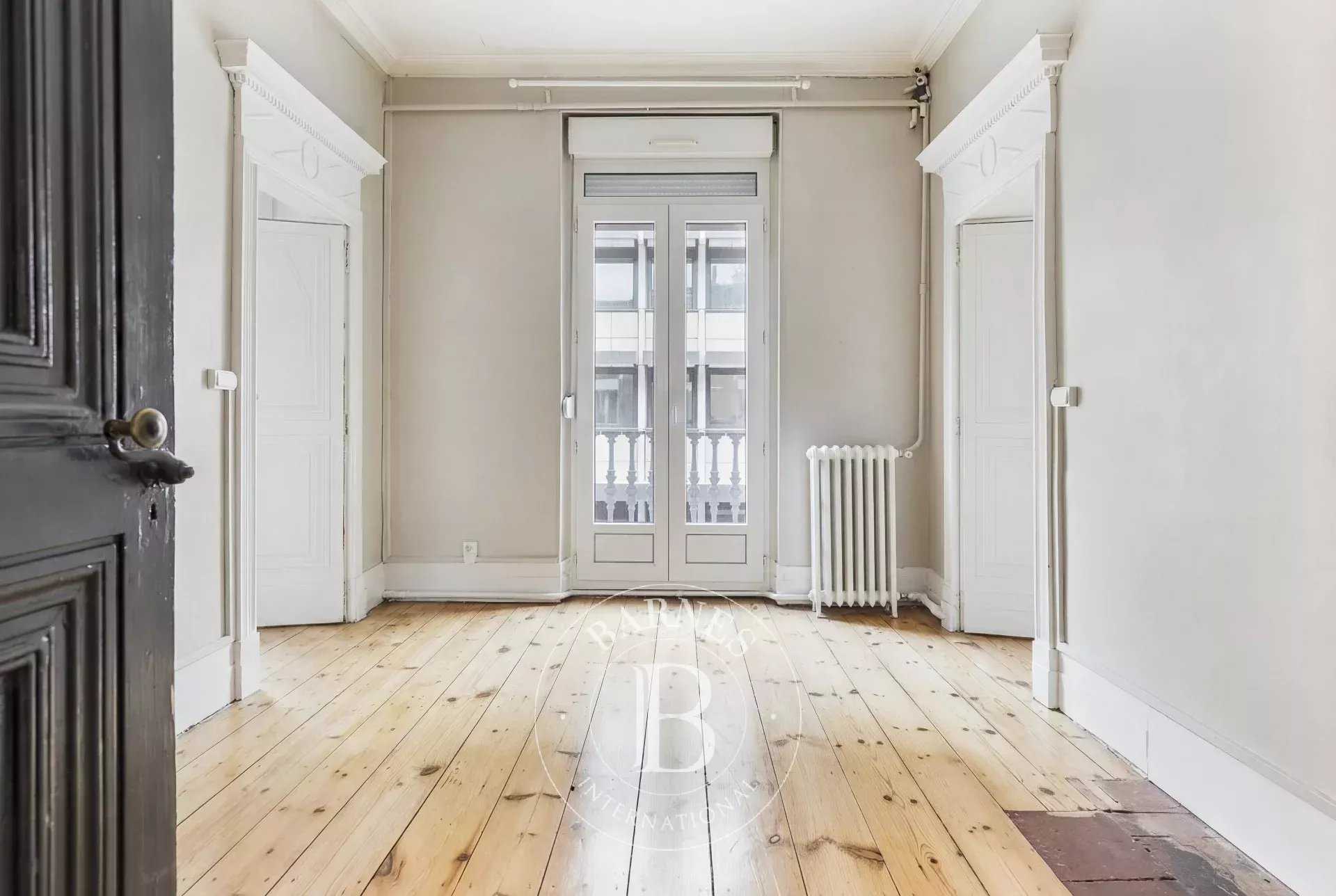 Toulouse  - Appartement 6 Pi&egrave;ces 3 Chambres