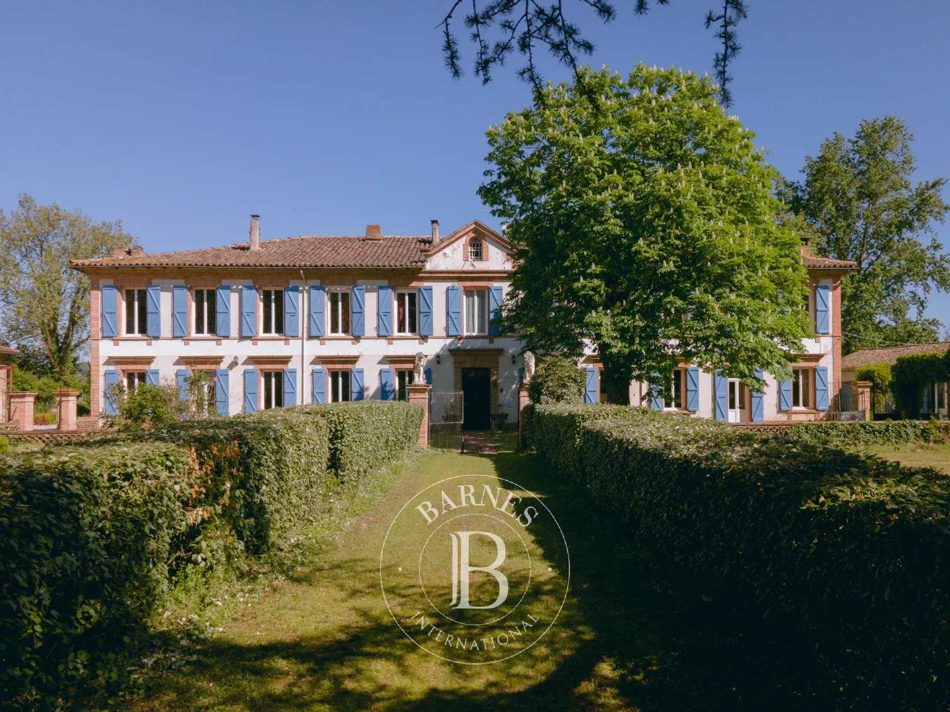 Toulouse  - Manoir 22 Pi&egrave;ces