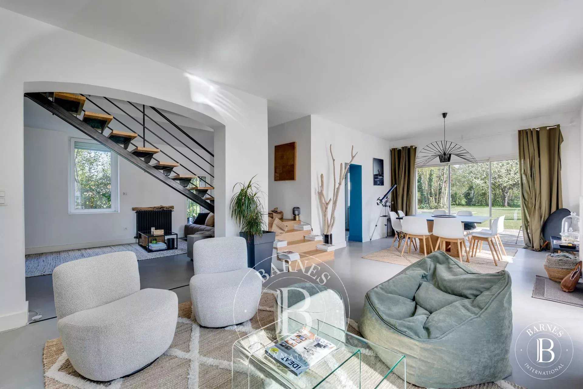 Toulouse  - Maison 6 Pi&egrave;ces 4 Chambres