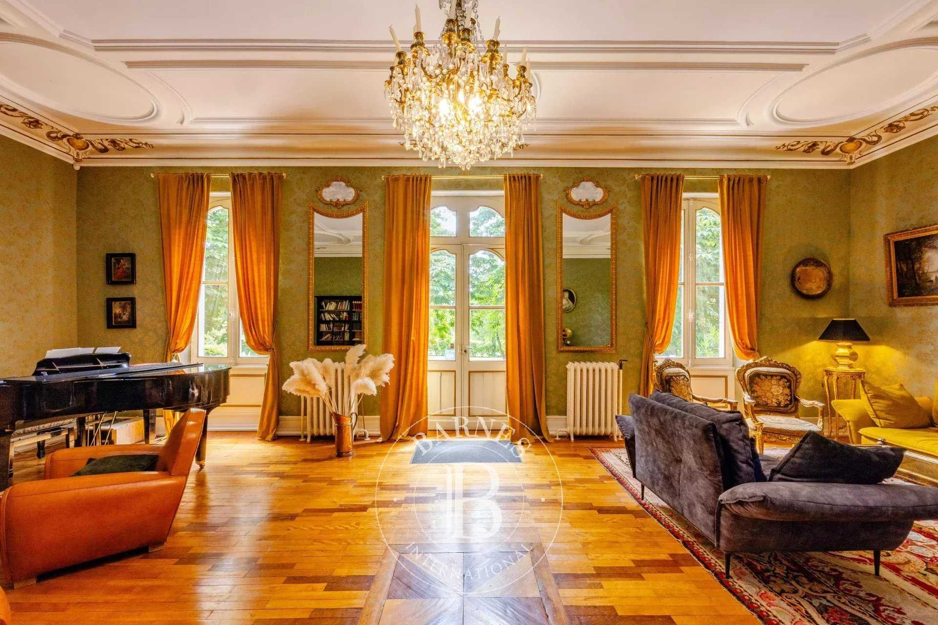 Toulouse  - Castle 12 Bedrooms