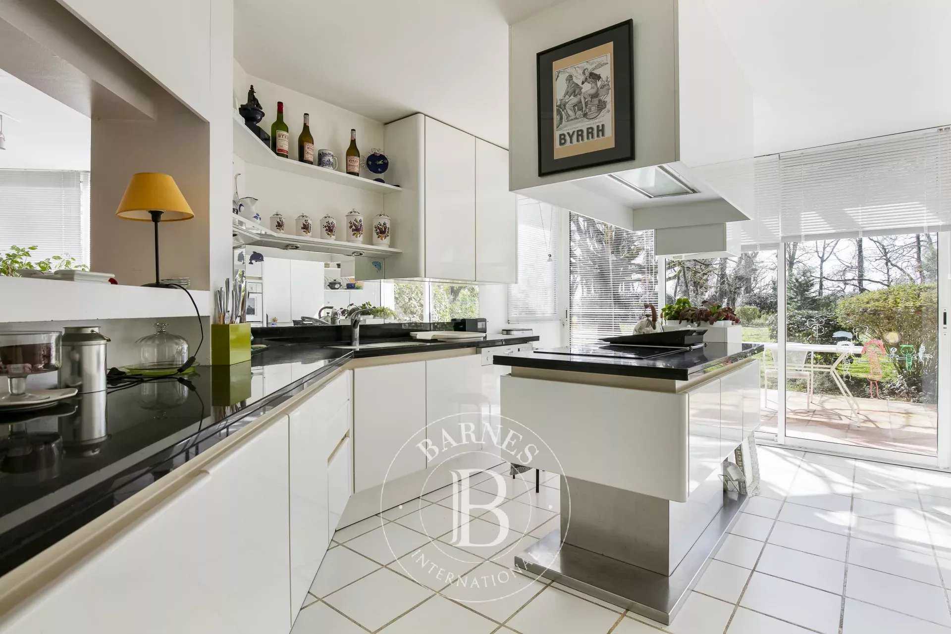 Toulouse  - Maison 8 Pi&egrave;ces 4 Chambres