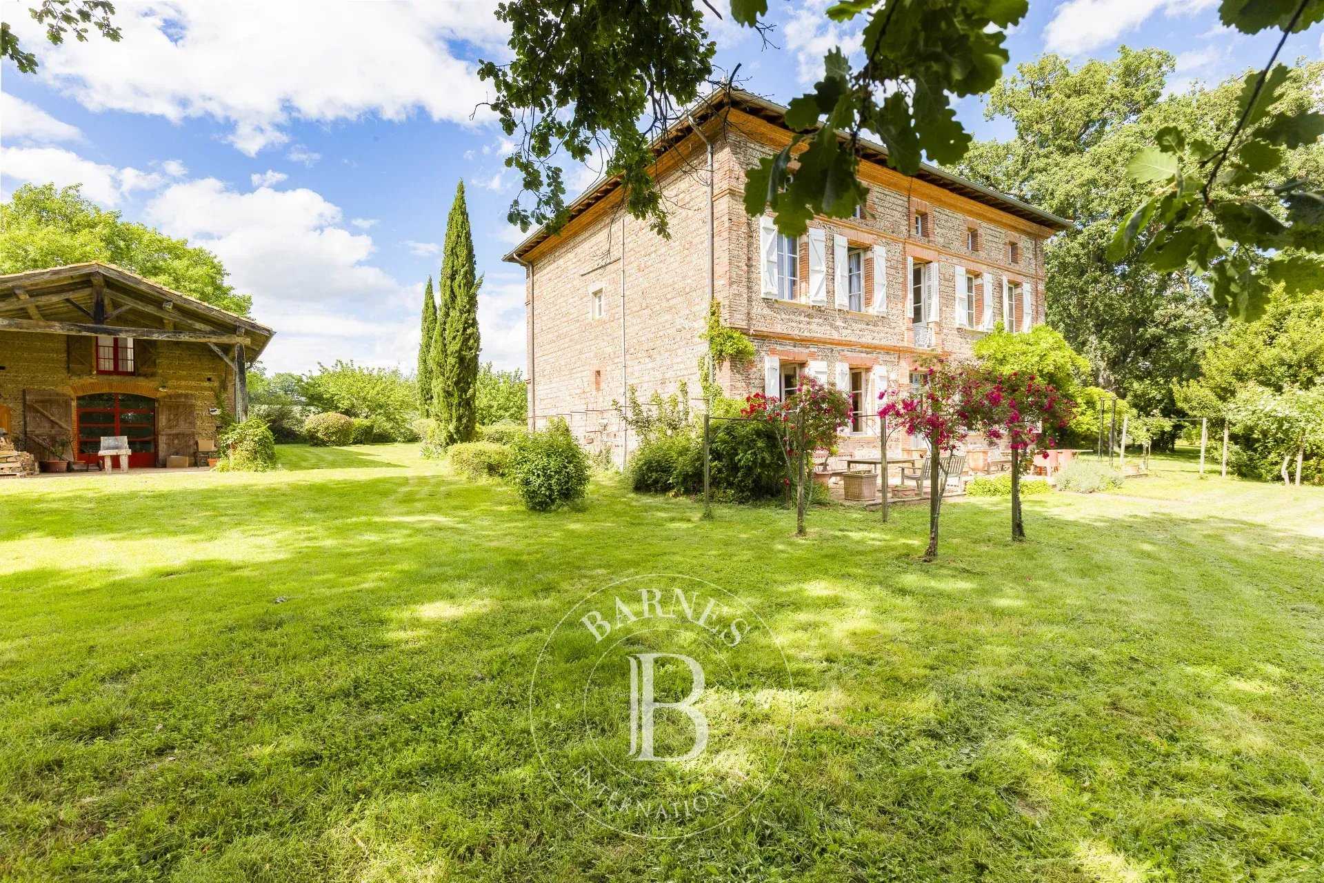 Poucharramet  - Maison 12 Pi&egrave;ces 8 Chambres