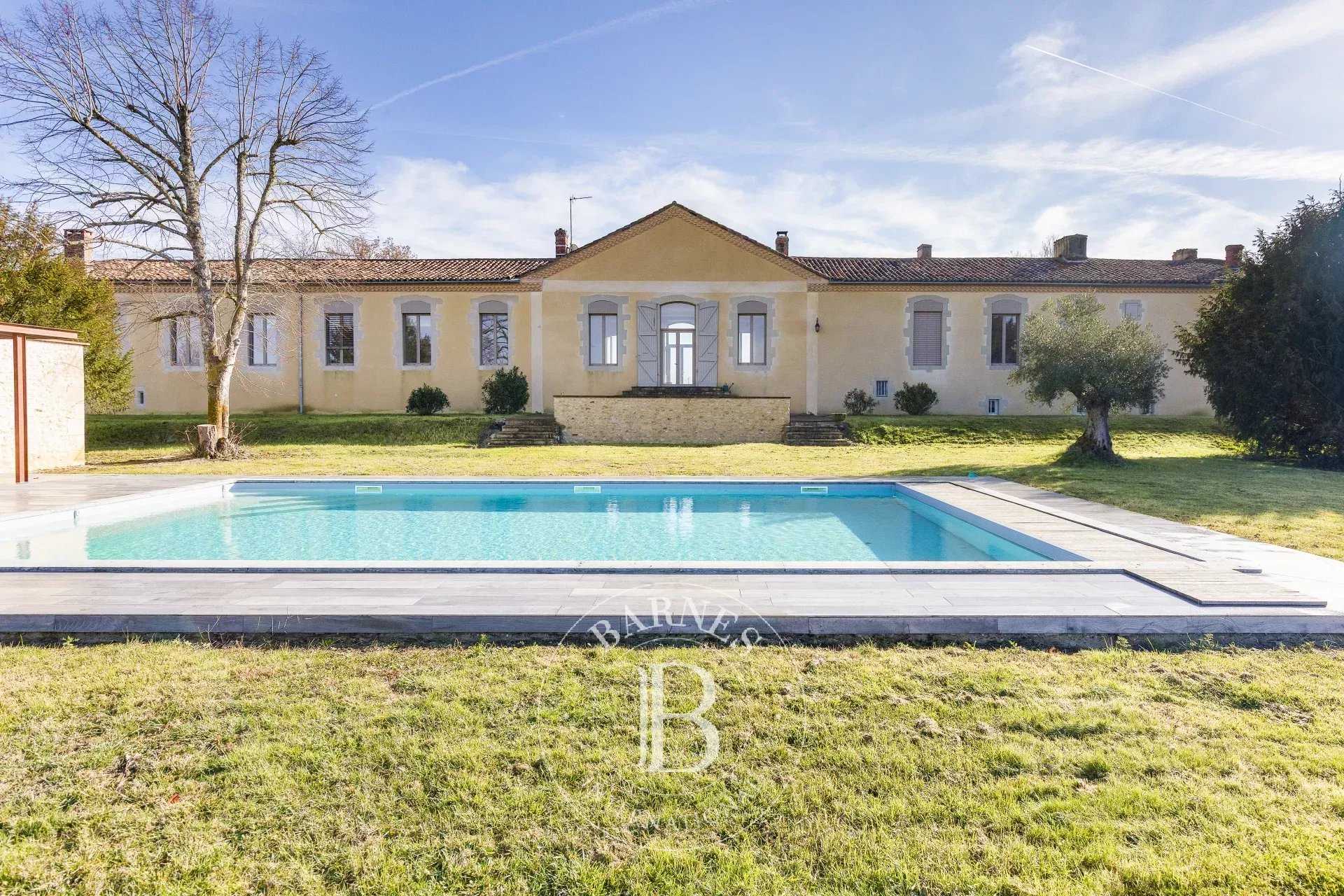 Auch  - Château 10 Pi&egrave;ces 4 Chambres