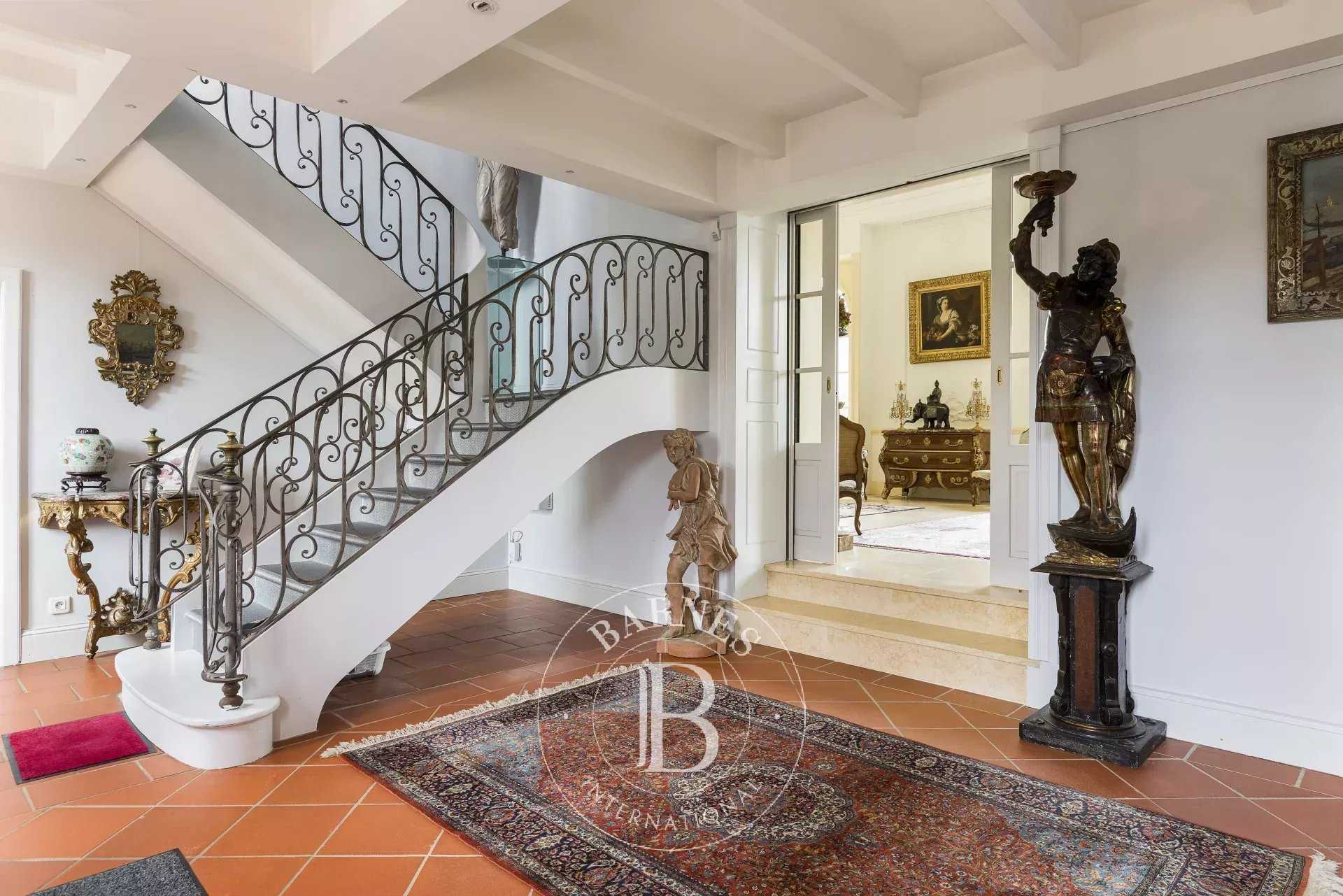Saint-Sulpice-la-Pointe  - Propriété 7 Pièces 4 Chambres